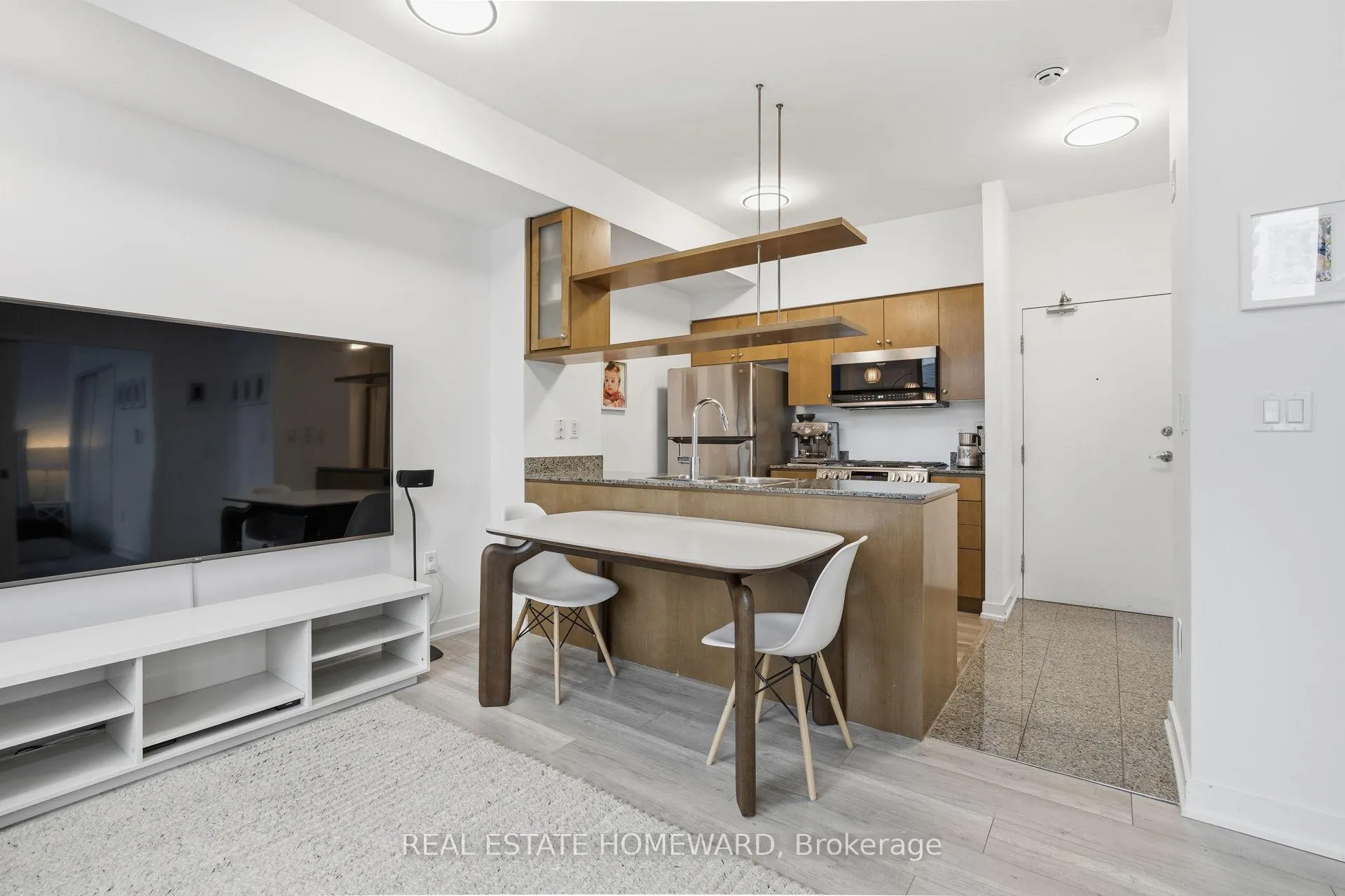 Photo 15 of Unit 708, 9 Spadina Avenue, Toronto, Waterfront Communities — HOMEH