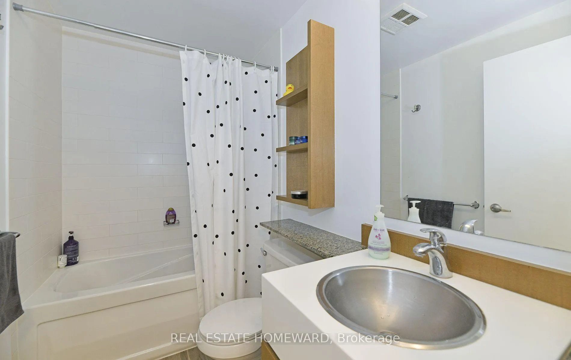 Photo 27 of Unit 708, 9 Spadina Avenue, Toronto, Waterfront Communities — HOMEH