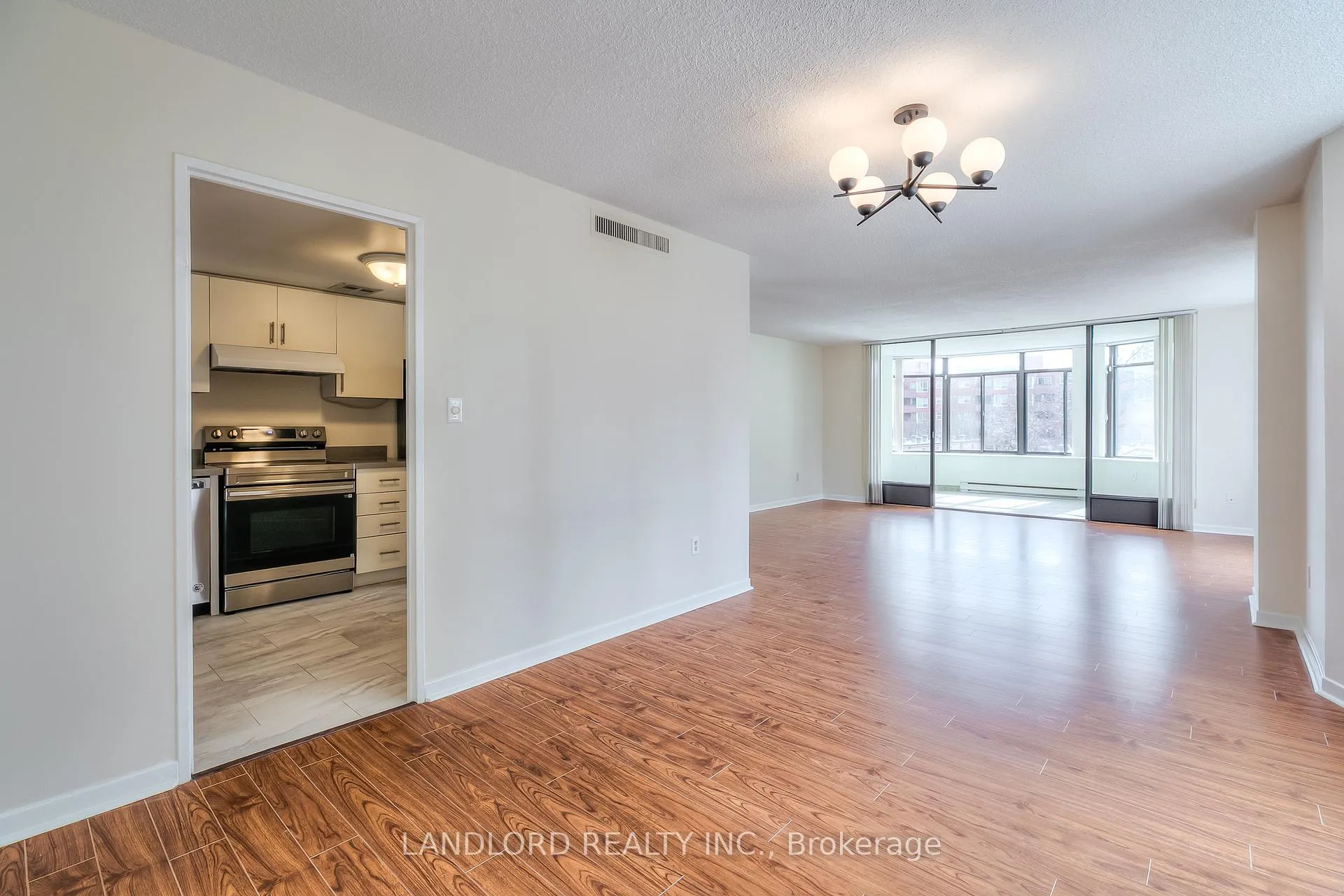 Photo 4 of Unit 405, 135 George Street S, Toronto, Waterfront Communities — HOMEH