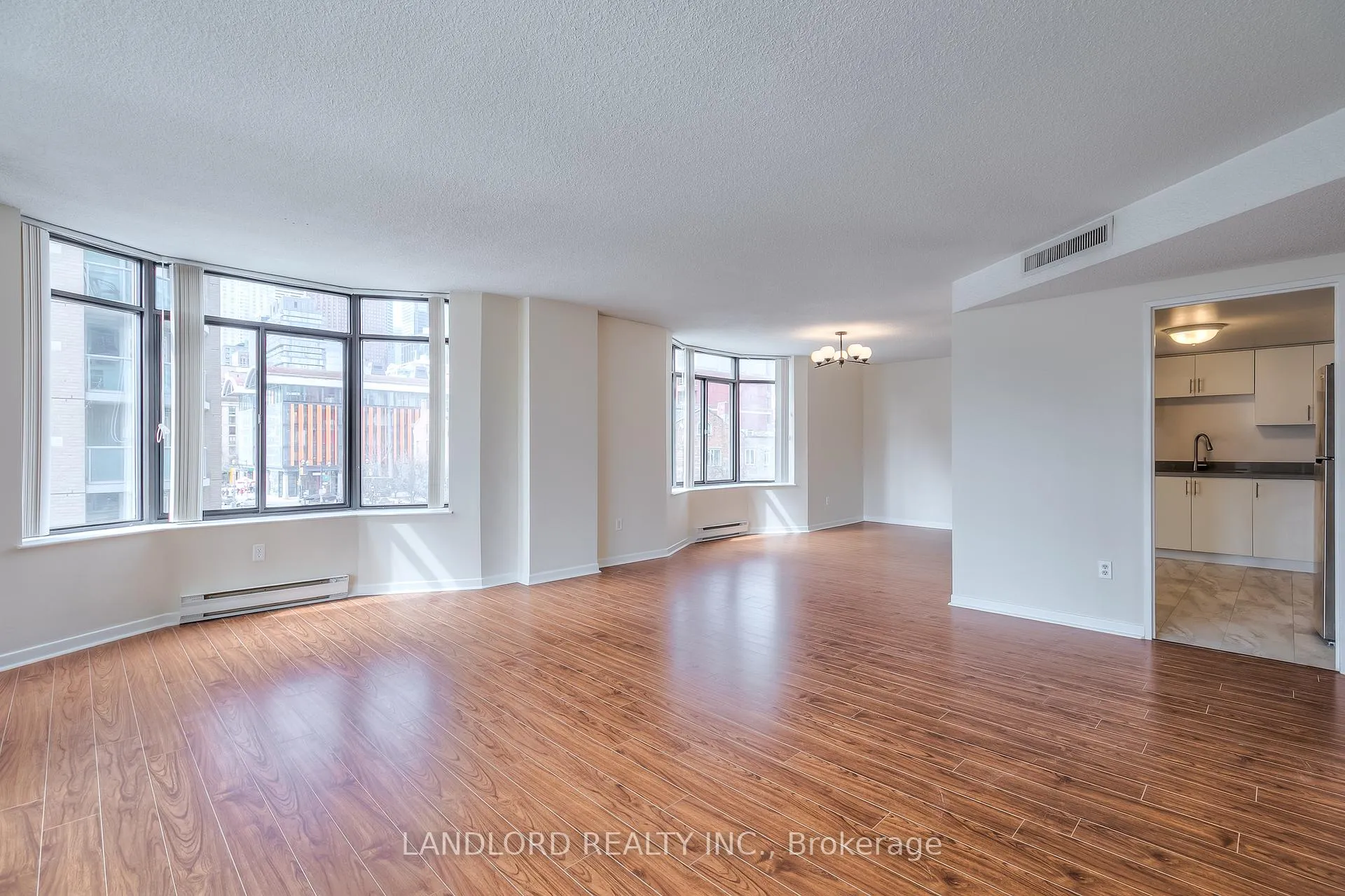 Photo 6 of Unit 405, 135 George Street S, Toronto, Waterfront Communities — HOMEH