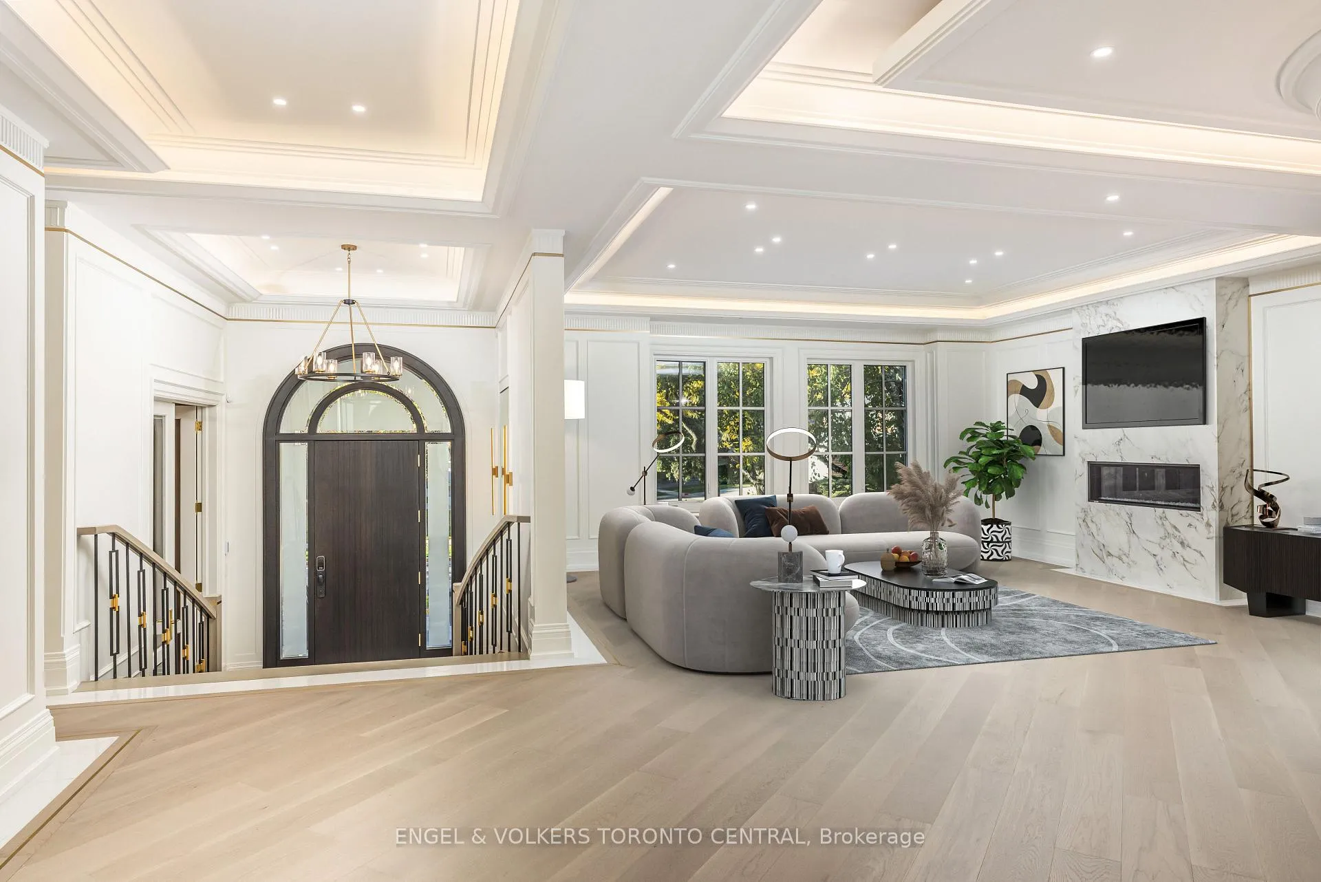 Photo 5 of 47 Danville Drive, North York, St. Andrew-Windfields — HOMEH