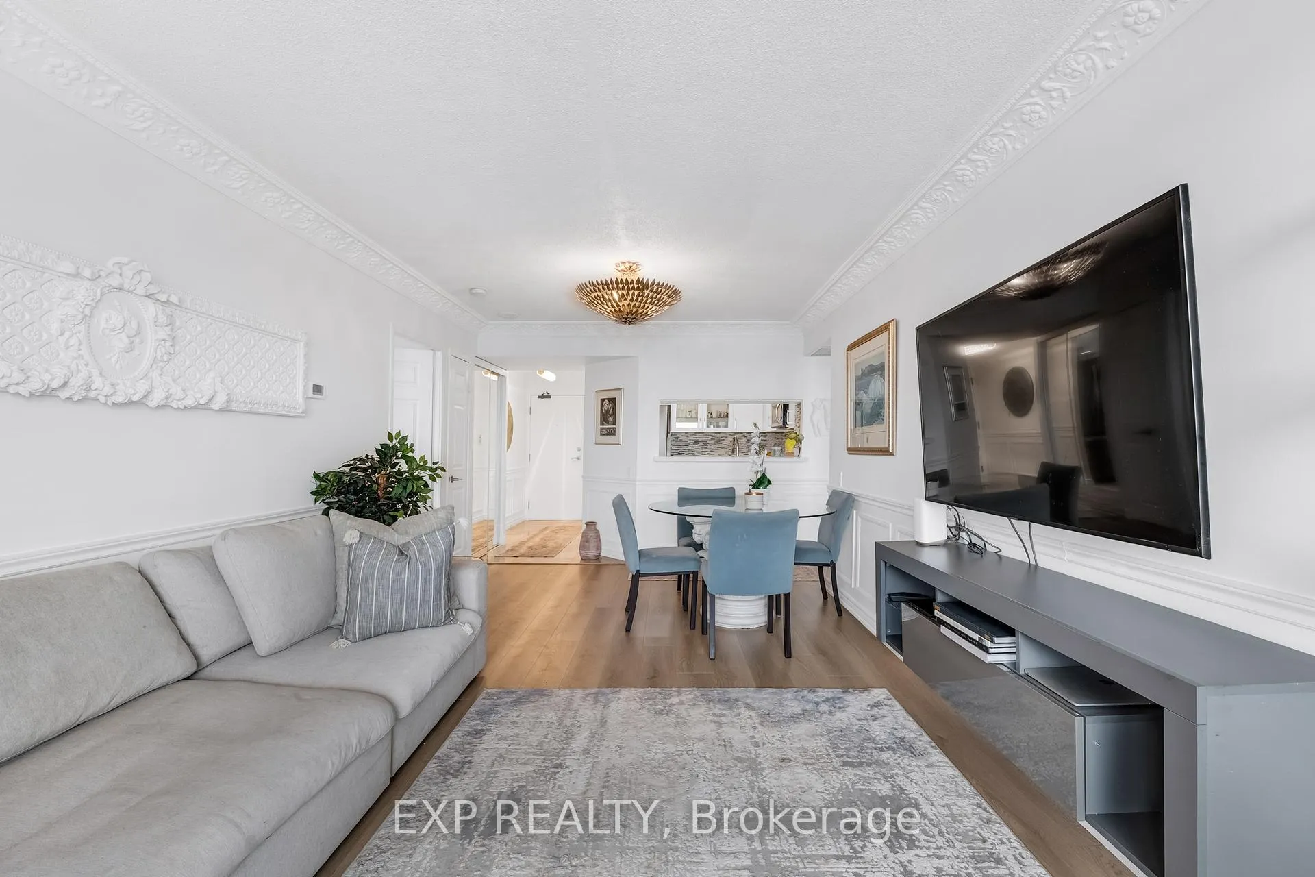 Photo 14 of Unit 810, 2 Covington Road, Toronto, Englemount-Lawrence — HOMEH
