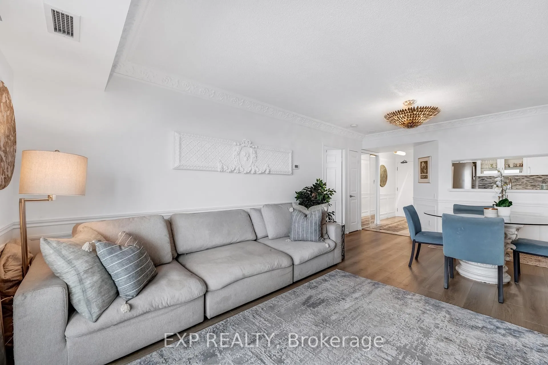 Photo 15 of Unit 810, 2 Covington Road, Toronto, Englemount-Lawrence — HOMEH