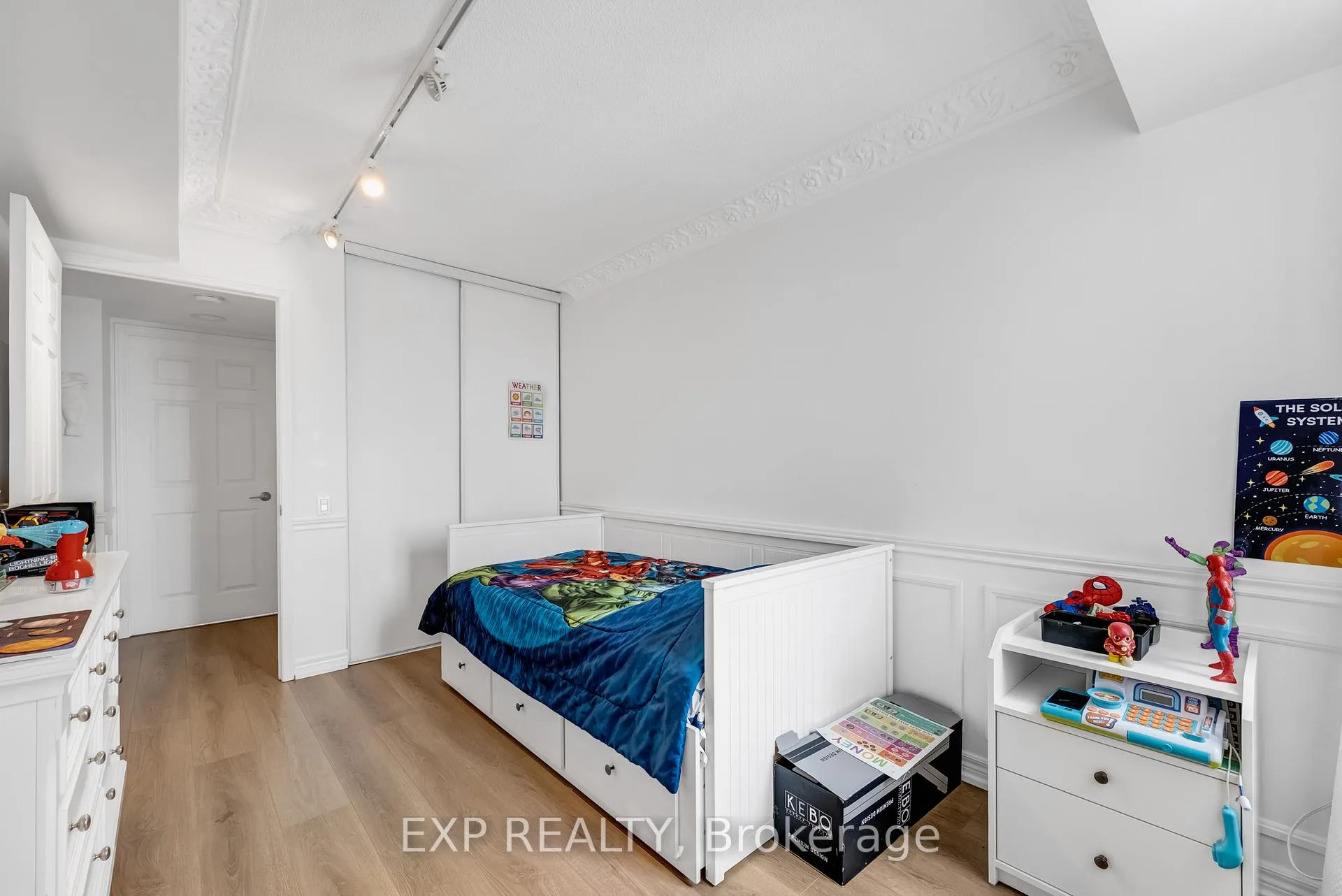 Photo 23 of Unit 810, 2 Covington Road, Toronto, Englemount-Lawrence — HOMEH
