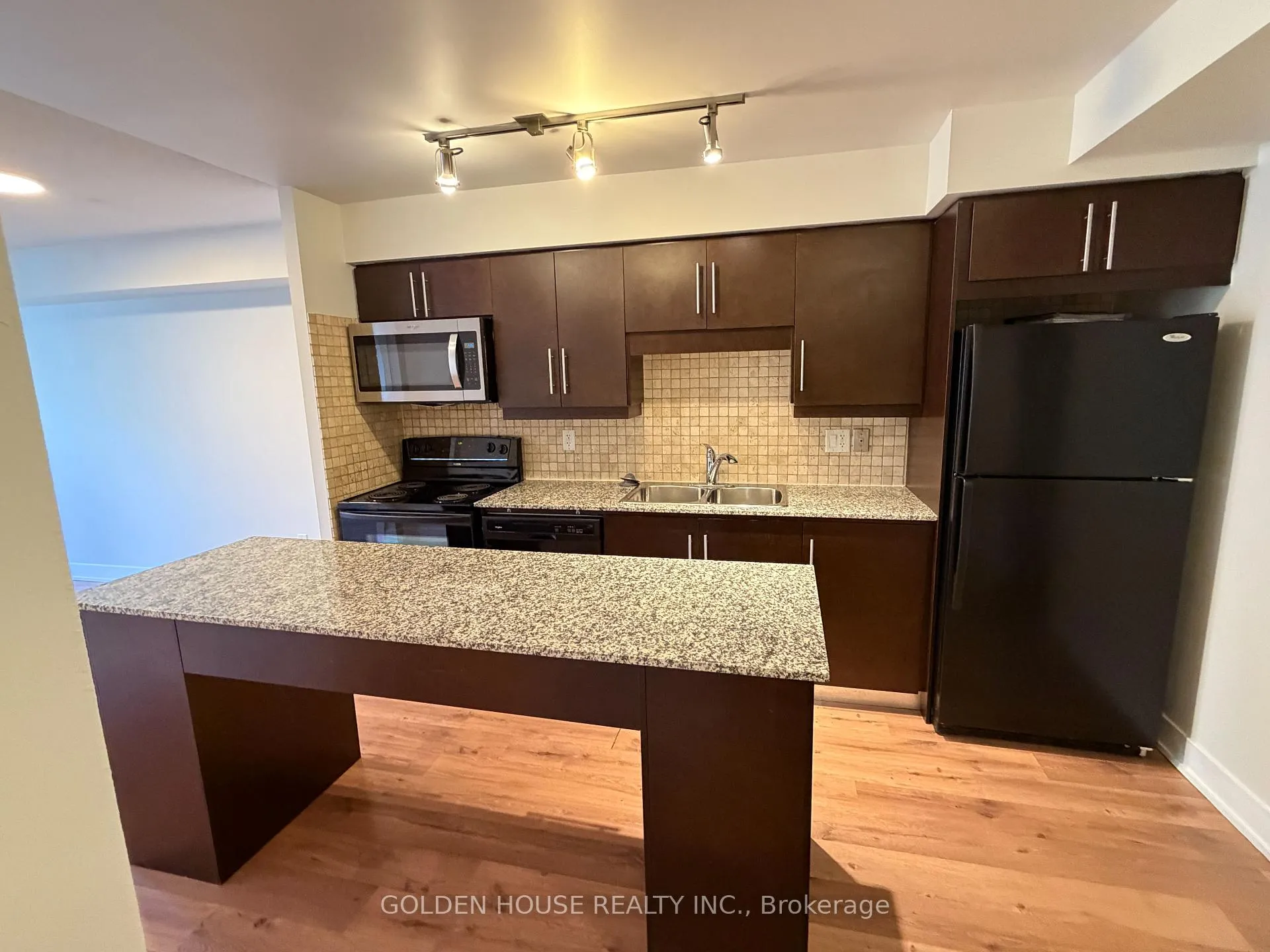 Photo 3 of Unit 2010, 20 Blue Jays Way, Toronto, Waterfront Communities — HOMEH