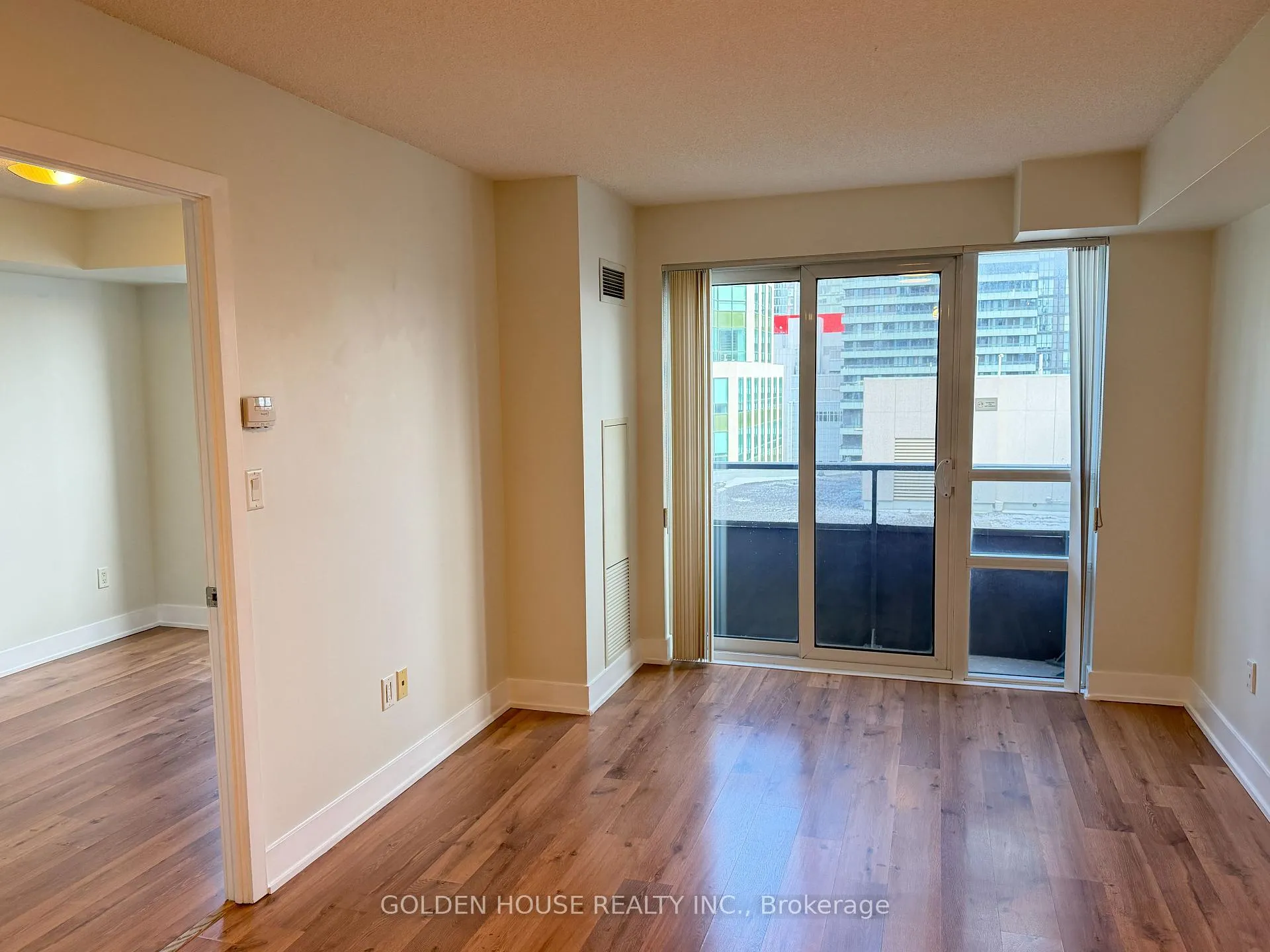 Photo 7 of Unit 2010, 20 Blue Jays Way, Toronto, Waterfront Communities — HOMEH