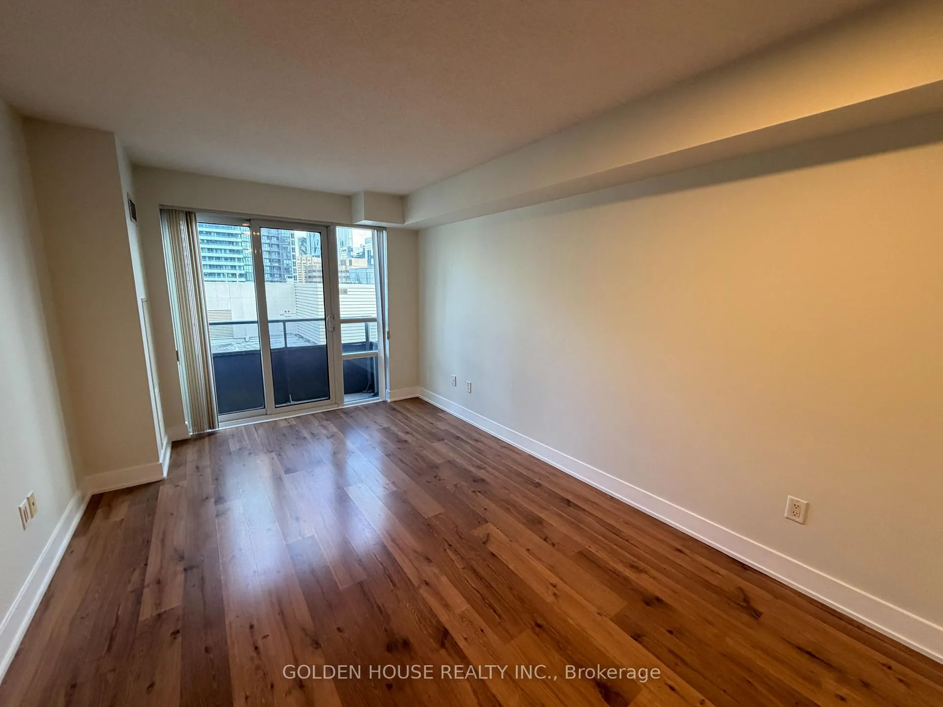 Photo 8 of Unit 2010, 20 Blue Jays Way, Toronto, Waterfront Communities — HOMEH