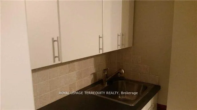Photo 5 of 284 Pinnacle Trail, Aurora, Bayview Wellington — HOMEH