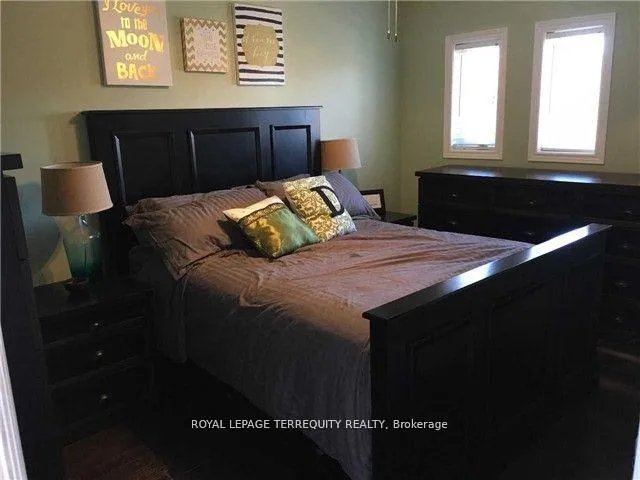 Photo 11 of 284 Pinnacle Trail, Aurora, Bayview Wellington — HOMEH