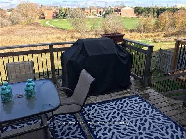 Photo 17 of 284 Pinnacle Trail, Aurora, Bayview Wellington — HOMEH