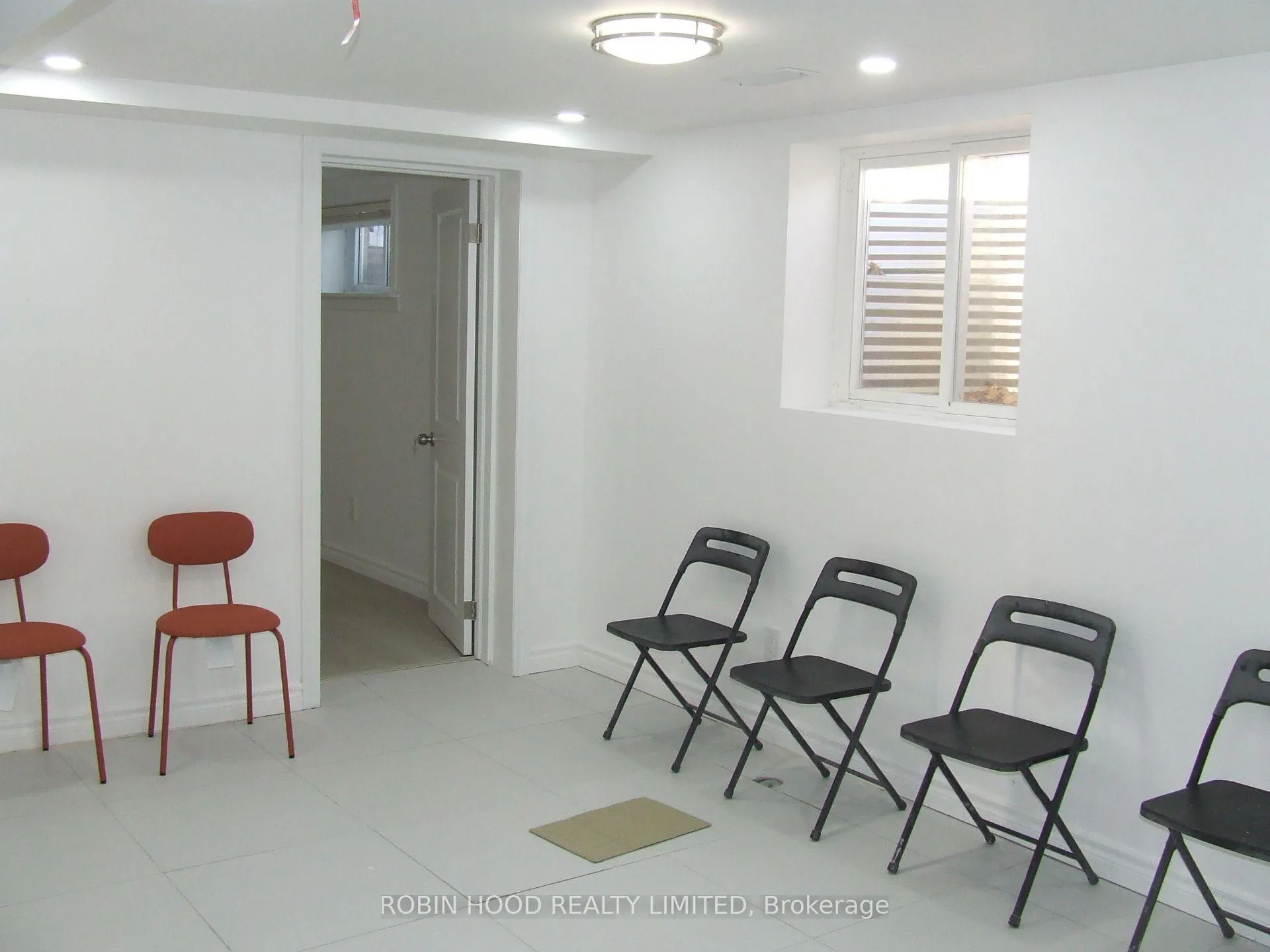 Photo 3 of Unit Basement, 377 East Avenue E, Scarborough, Rouge — HOMEH