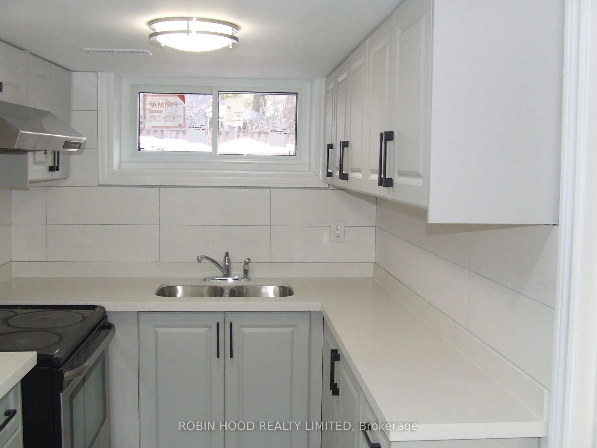 Photo 5 of Unit Basement, 377 East Avenue E, Scarborough, Rouge — HOMEH