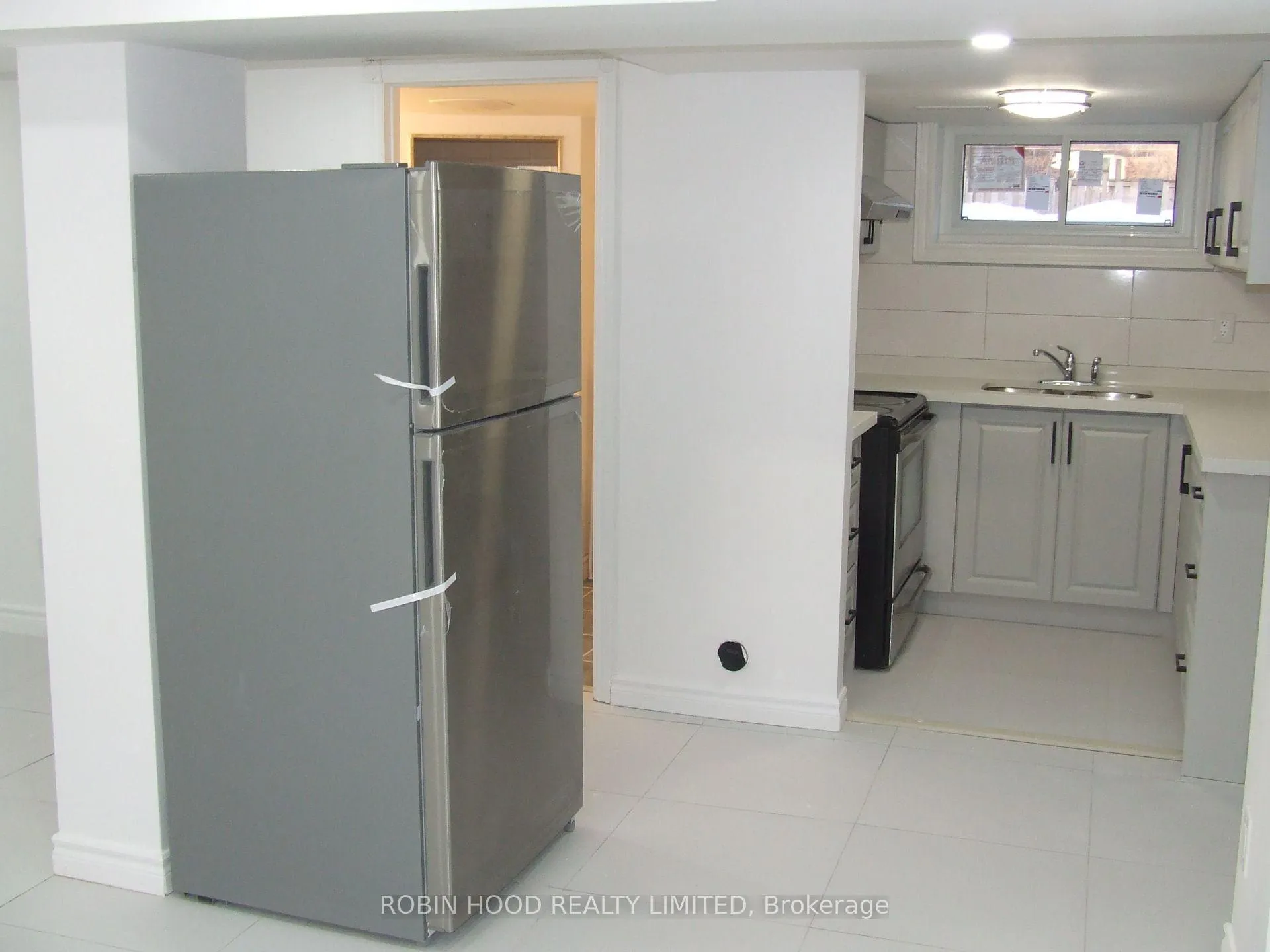 Photo 6 of Unit Basement, 377 East Avenue E, Scarborough, Rouge — HOMEH