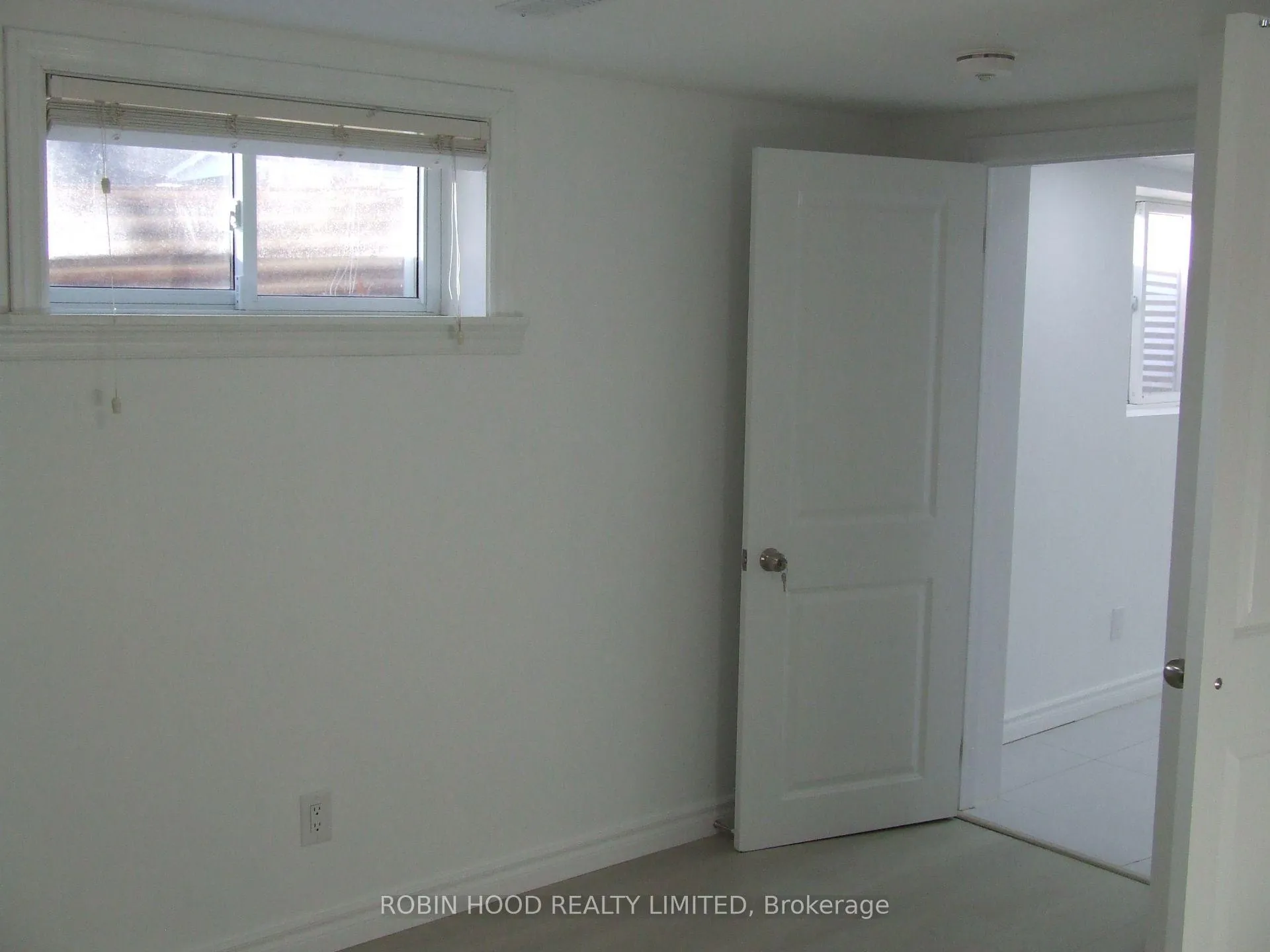 Photo 7 of Unit Basement, 377 East Avenue E, Scarborough, Rouge — HOMEH