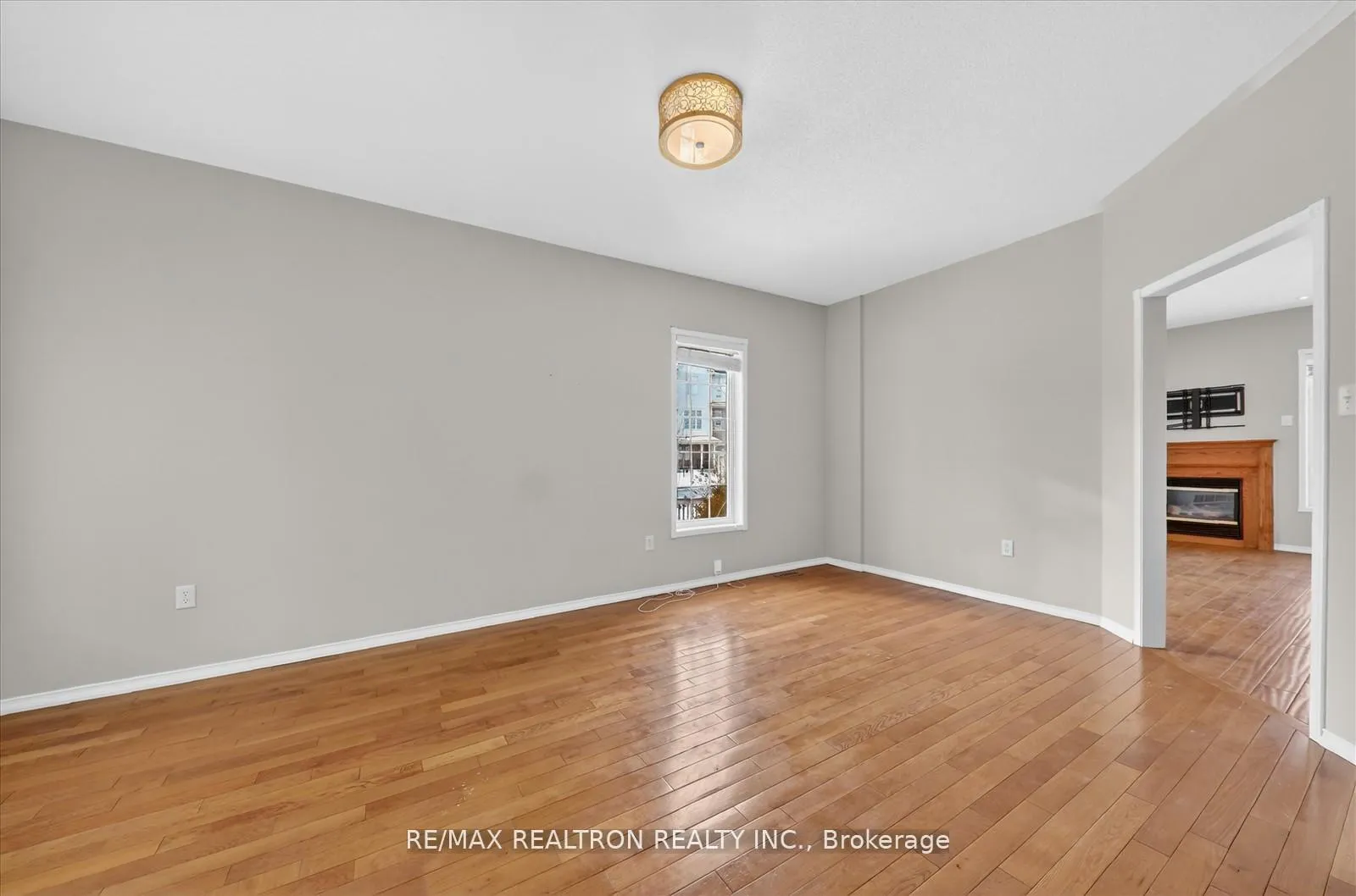 Photo 7 of 94 Bayberry Court, Whitby, Brooklin — HOMEH