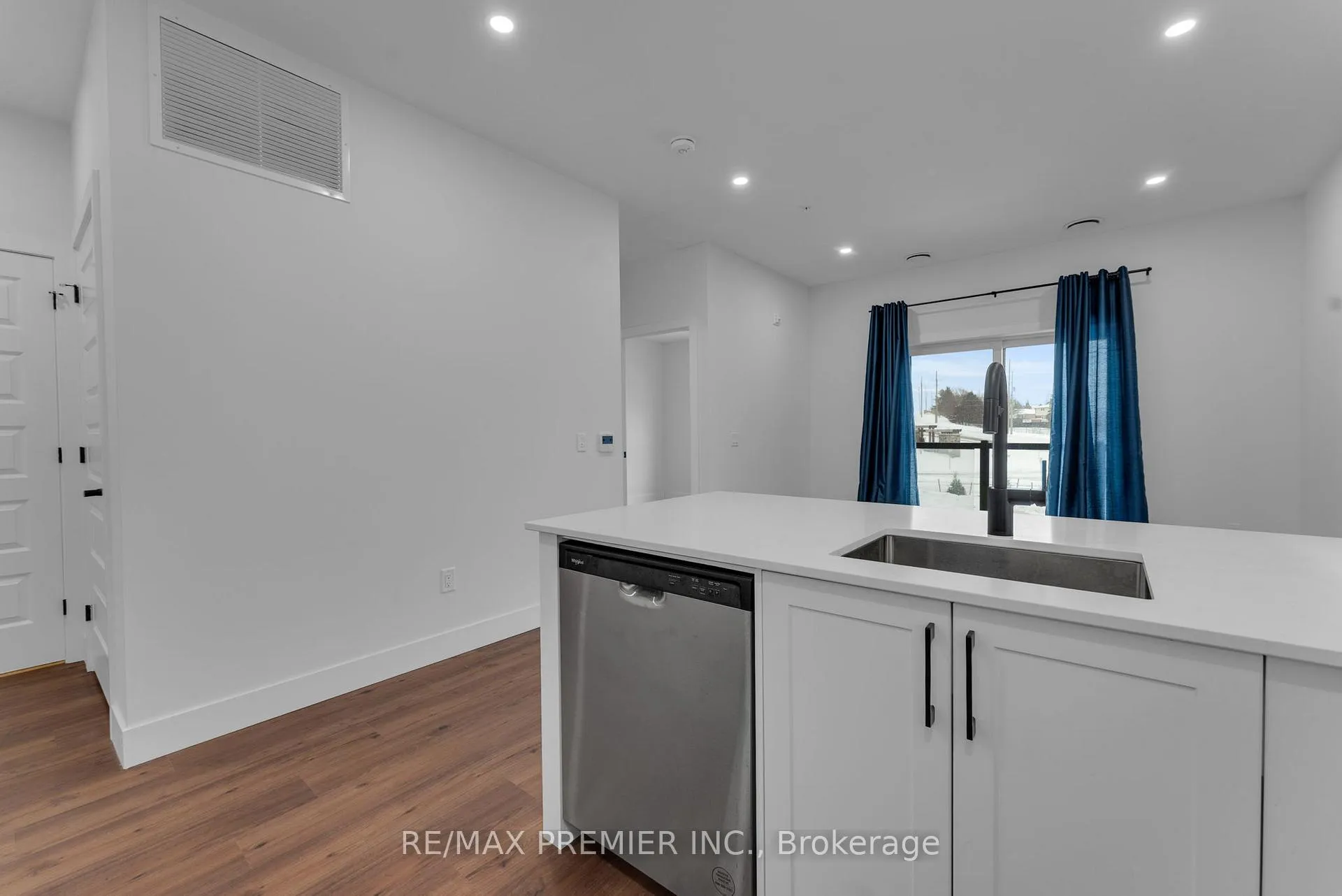 Photo 14 of Unit 215, 1000 Lackner Place, Kitchener, Grand River North — HOMEH