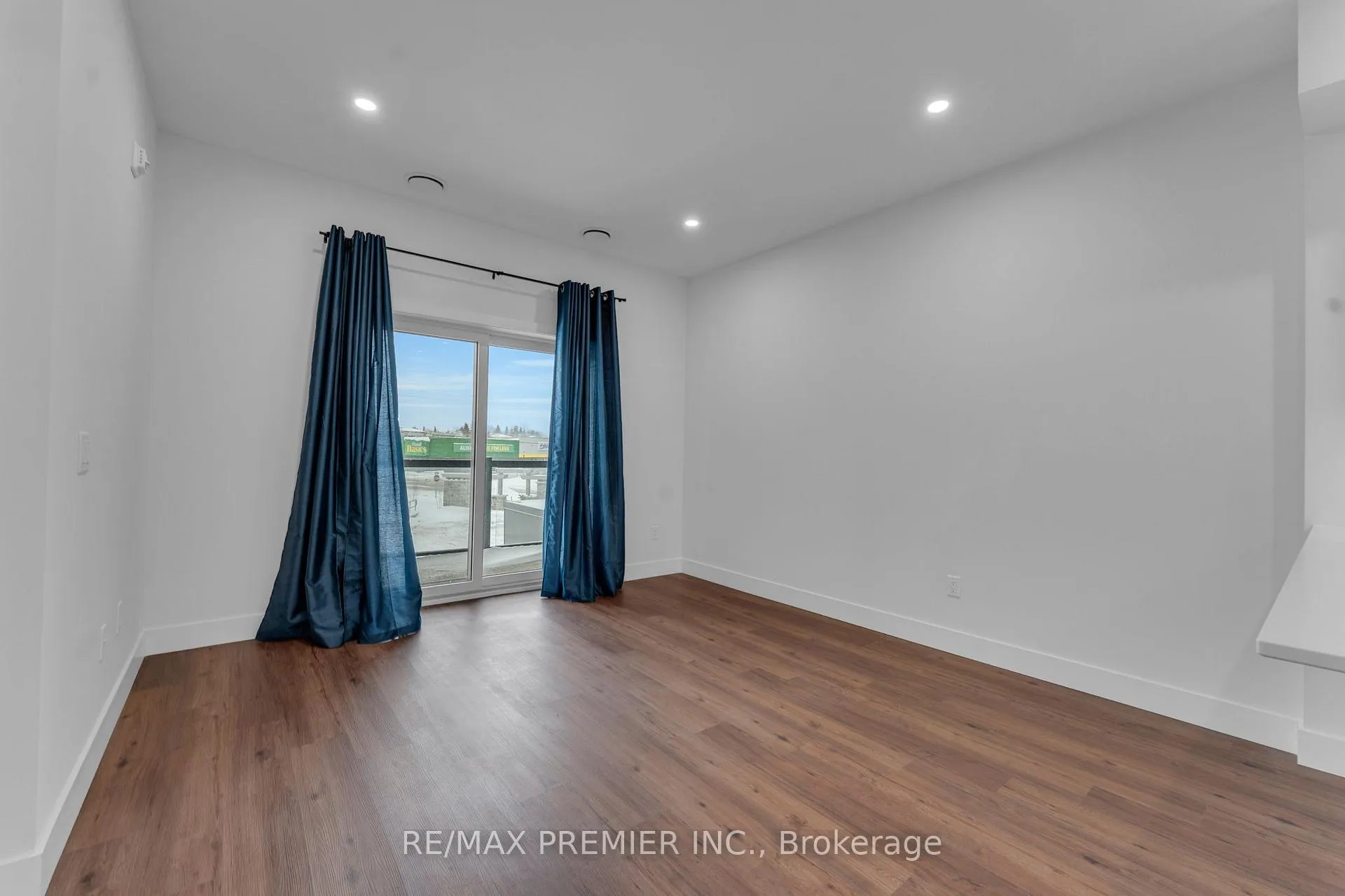 Photo 15 of Unit 215, 1000 Lackner Place, Kitchener, Grand River North — HOMEH