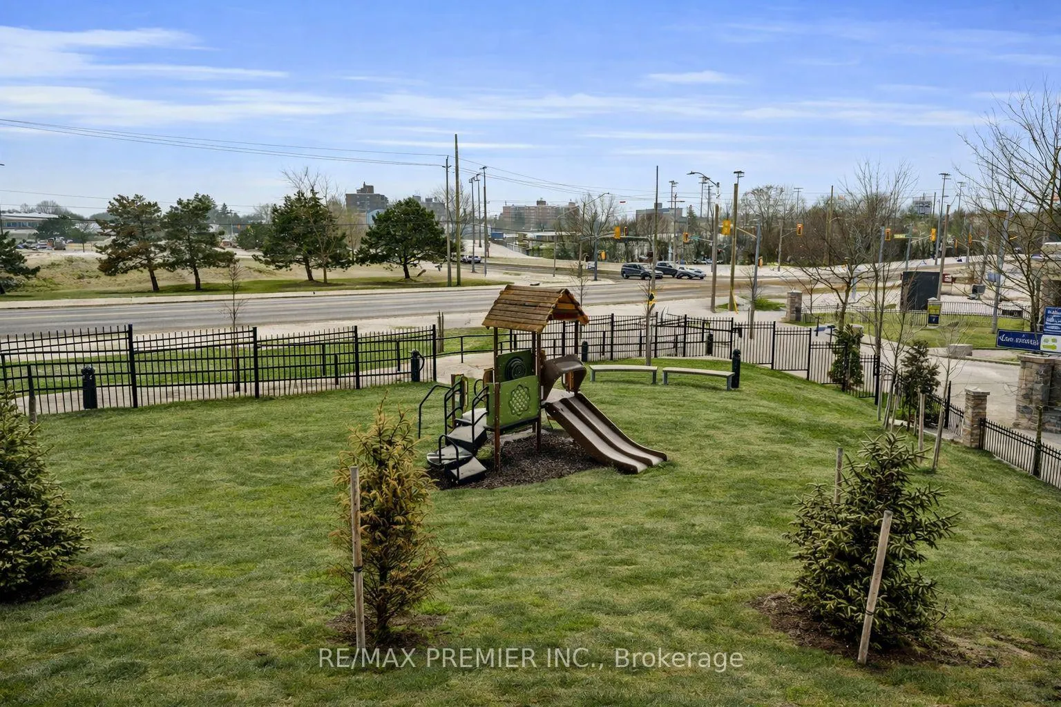 Photo 40 of Unit 215, 1000 Lackner Place, Kitchener, Grand River North — HOMEH