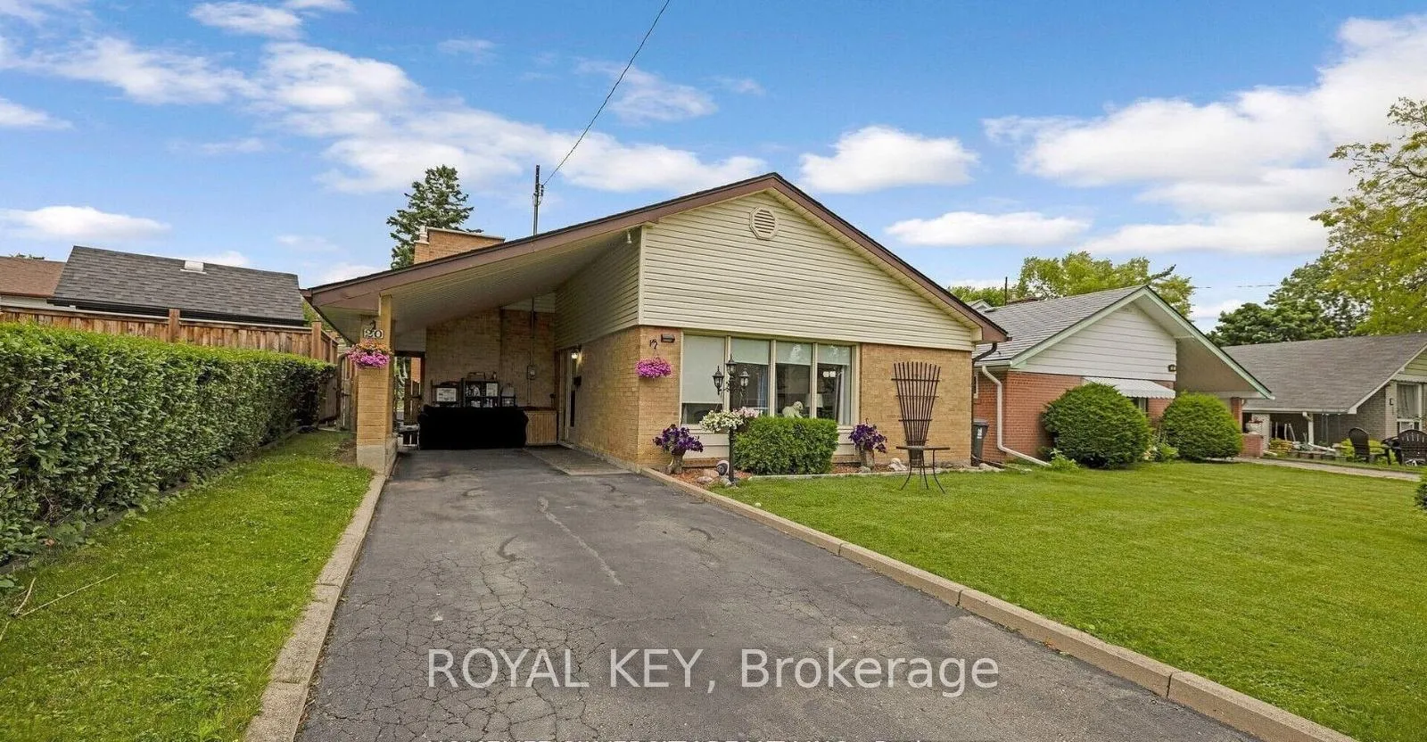 Photo 2 of 20 Kennebec Crescent, Etobicoke, Rexdale-Kipling — HOMEH
