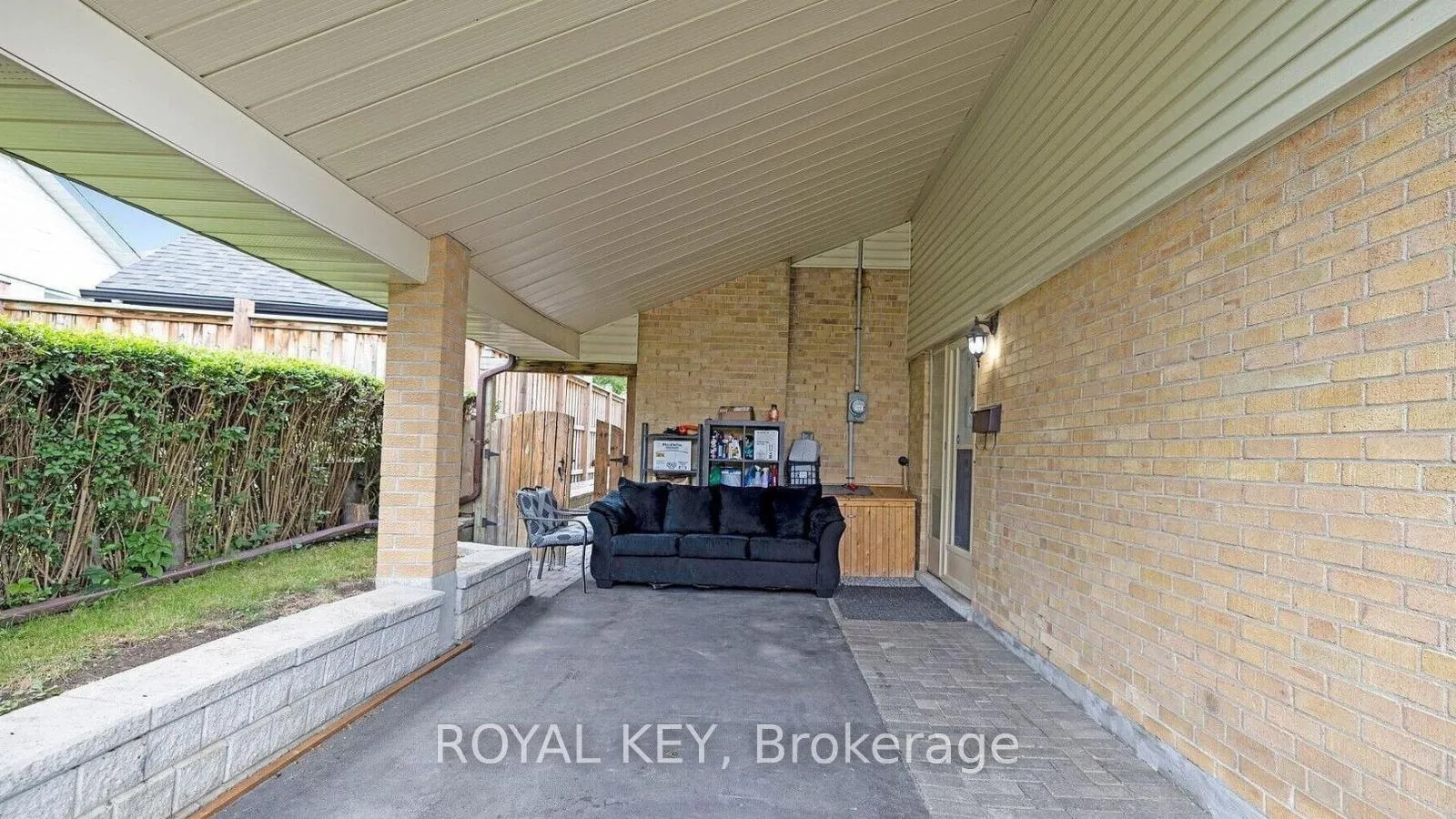 Photo 3 of 20 Kennebec Crescent, Etobicoke, Rexdale-Kipling — HOMEH