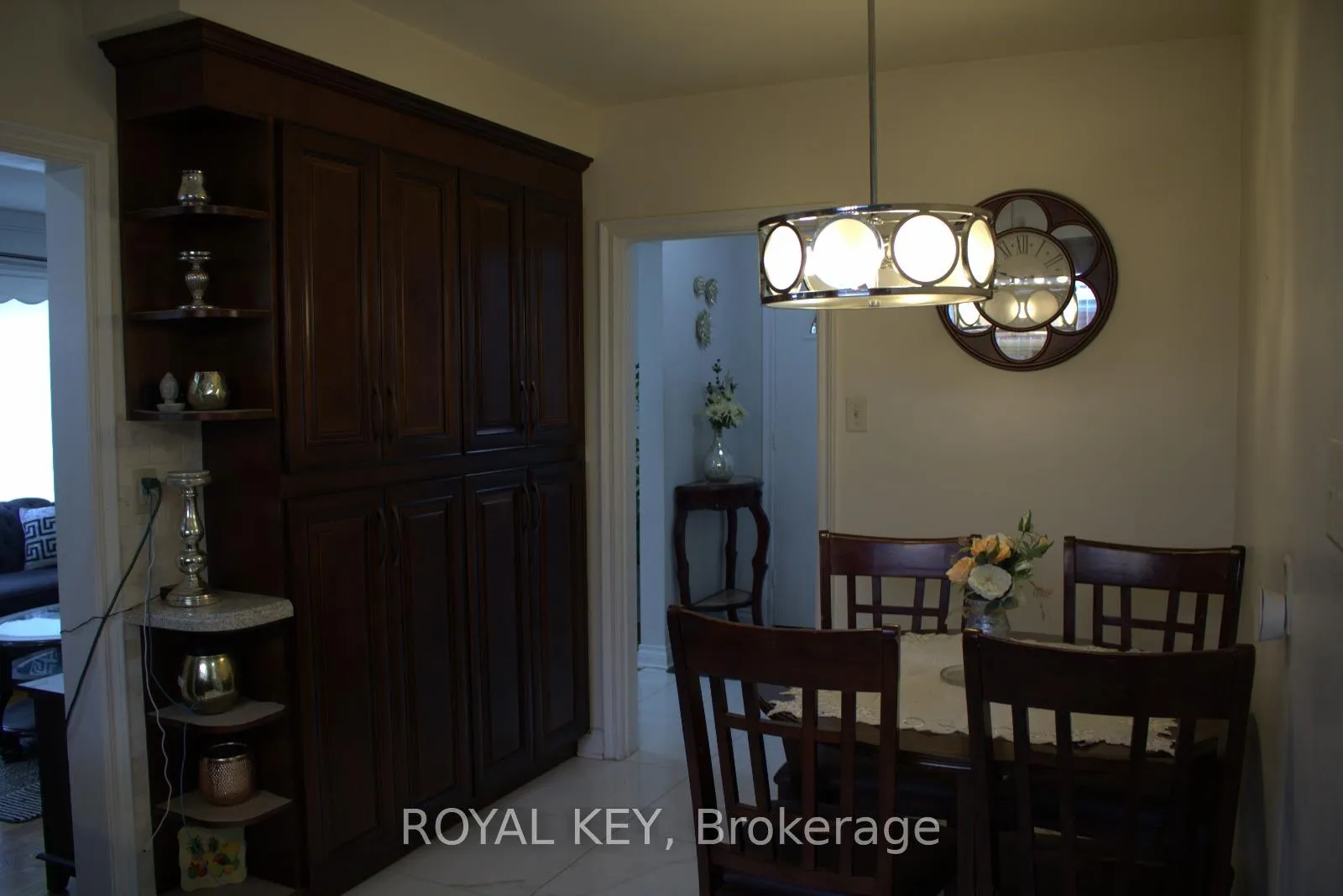 Photo 4 of 20 Kennebec Crescent, Etobicoke, Rexdale-Kipling — HOMEH