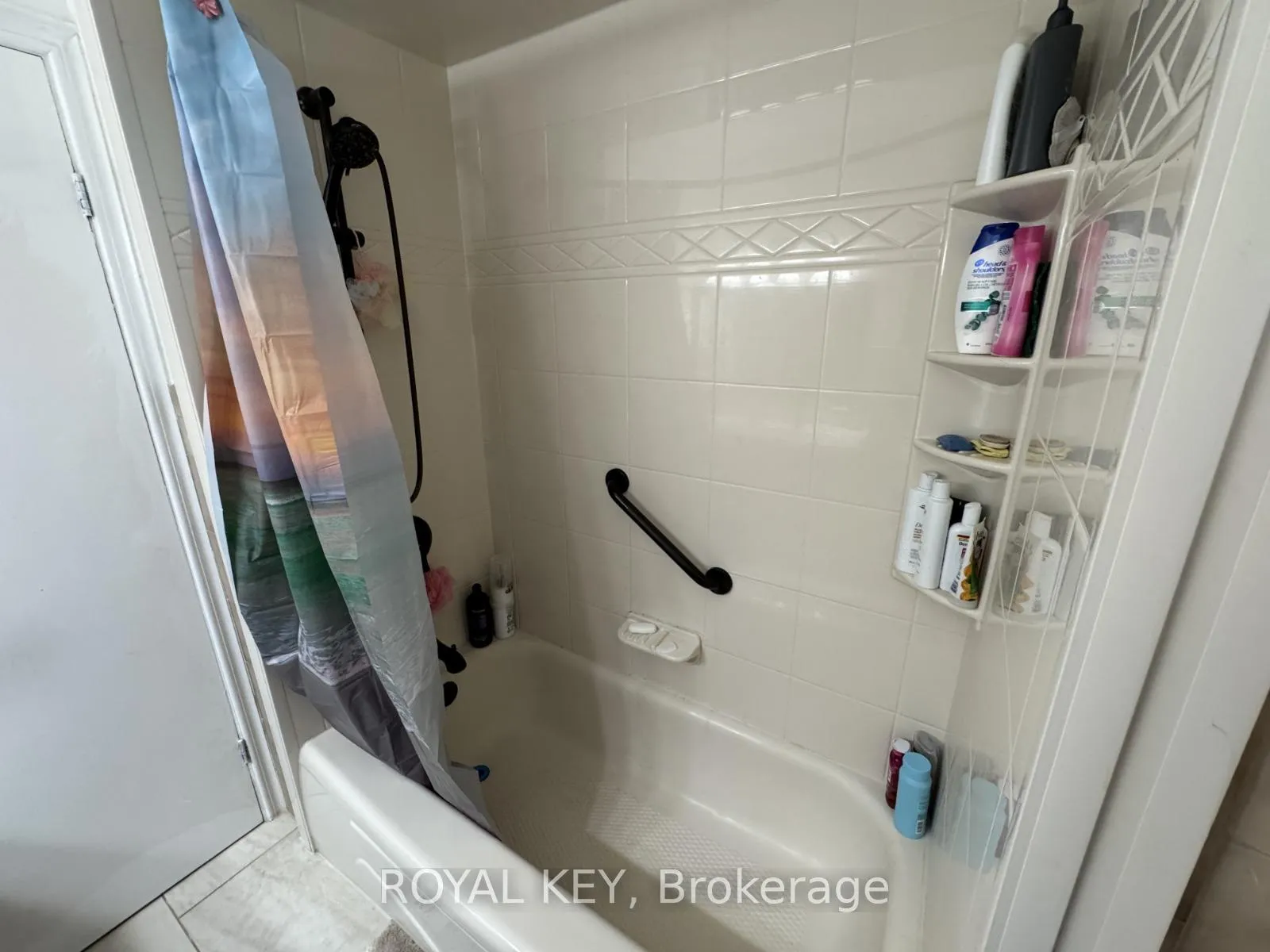 Photo 12 of 20 Kennebec Crescent, Etobicoke, Rexdale-Kipling — HOMEH