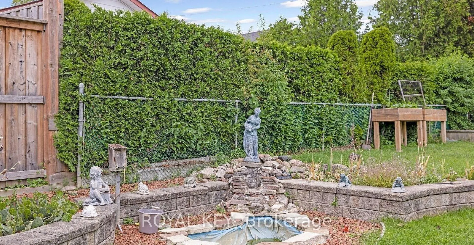 Photo 21 of 20 Kennebec Crescent, Etobicoke, Rexdale-Kipling — HOMEH