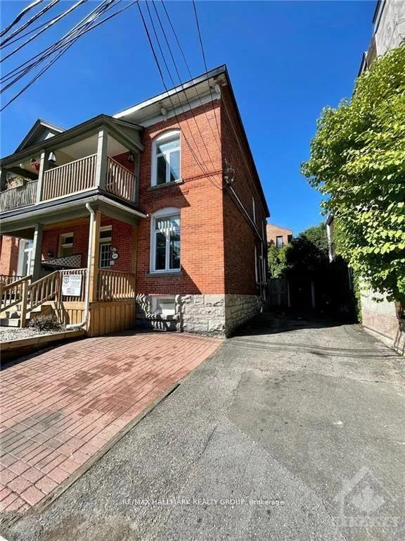 Front of Unit 1B, 466 O'Connor Street