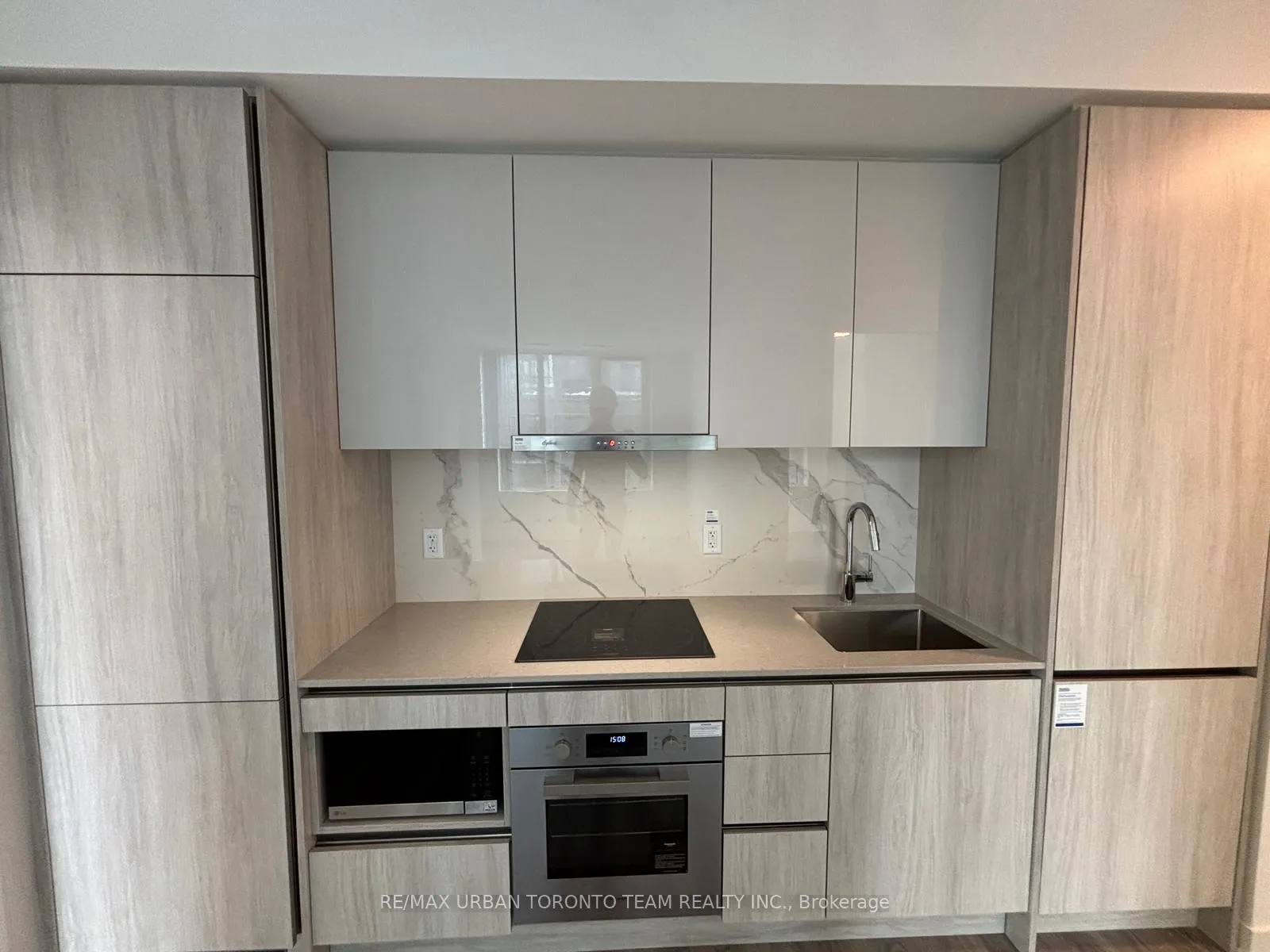 Photo 3 of Unit 1017, 180 Front Street E, Toronto, Moss Park — HOMEH