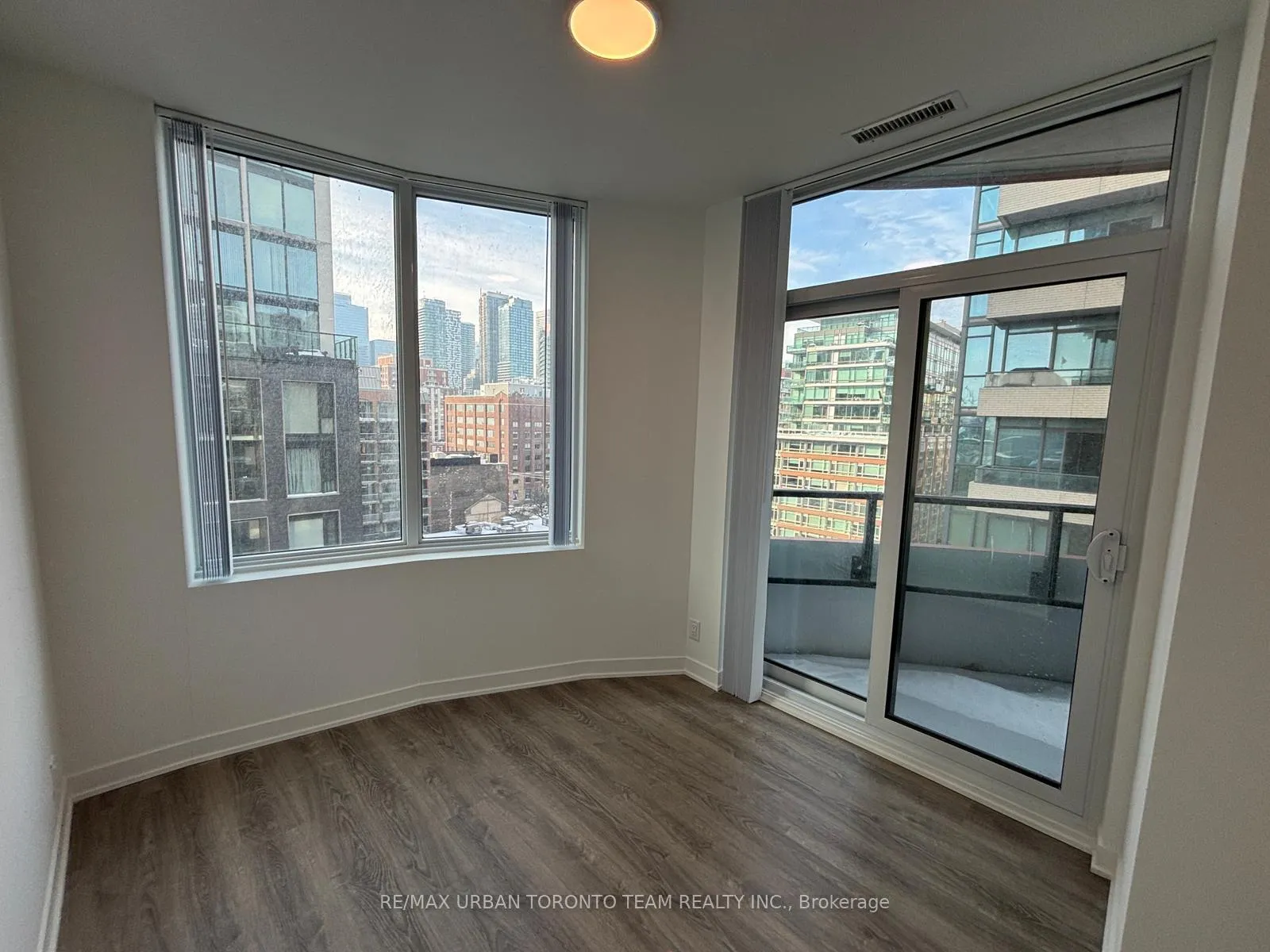 Photo 4 of Unit 1017, 180 Front Street E, Toronto, Moss Park — HOMEH