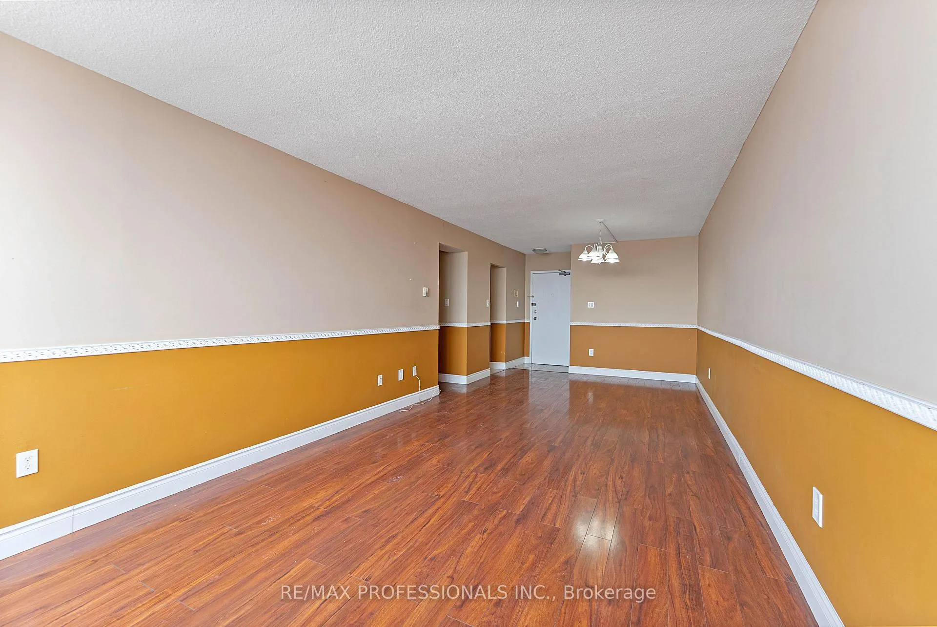 Photo 9 of Unit 1405, 390 Dixon Road, Etobicoke, Kingsview Village-The Westway — HOMEH