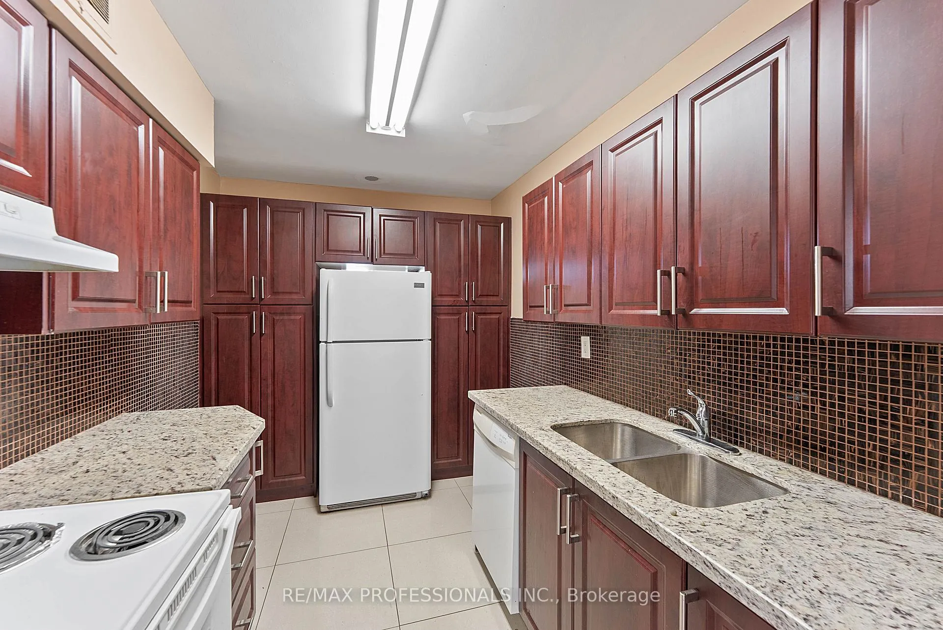 Photo 14 of Unit 1405, 390 Dixon Road, Etobicoke, Kingsview Village-The Westway — HOMEH
