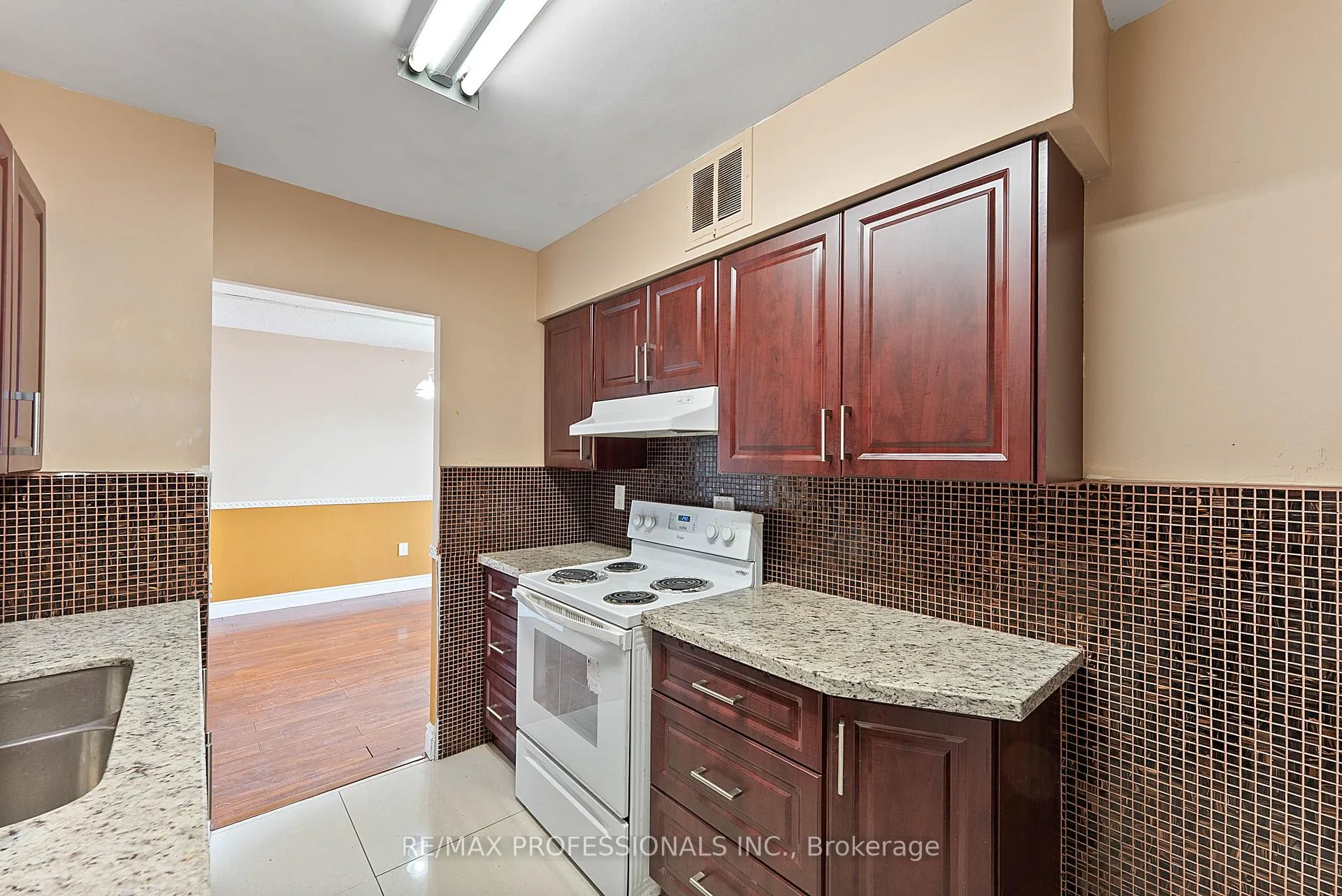 Photo 16 of Unit 1405, 390 Dixon Road, Etobicoke, Kingsview Village-The Westway — HOMEH