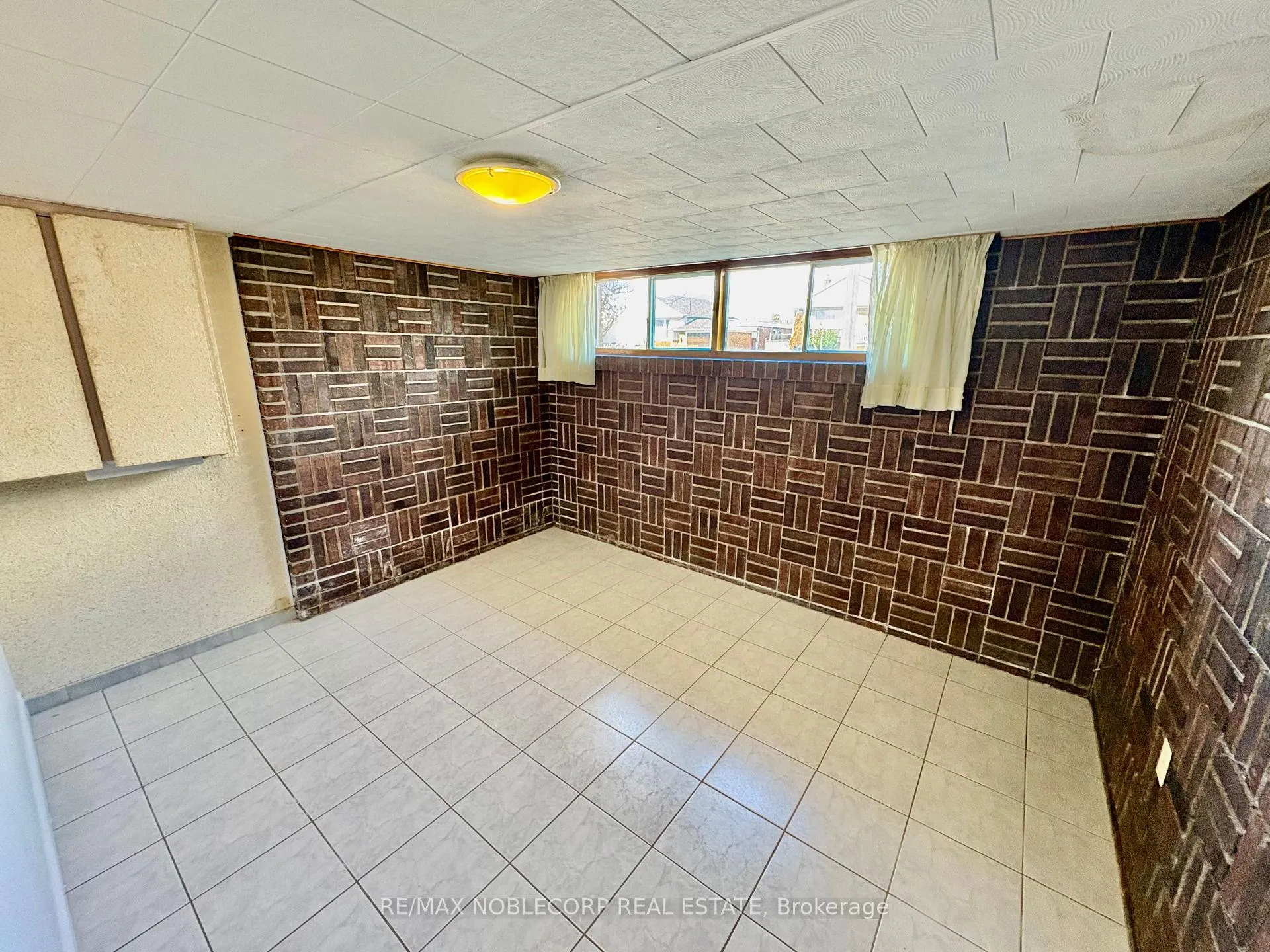 Photo 11 of 97 Travistock Road, North York, Downsview-Roding-CFB — HOMEH
