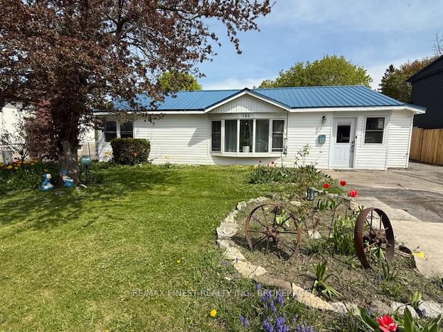 Photo 2 of 165 Phillips Street, Kingston, West of Sir John A. Blvd — HOMEH