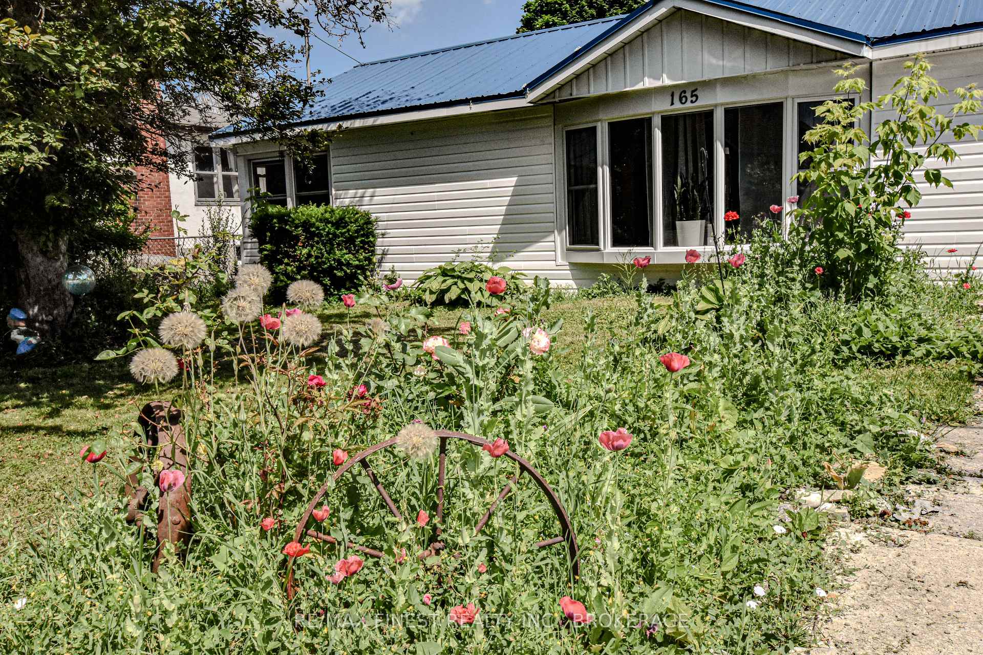Photo 3 of 165 Phillips Street, Kingston, West of Sir John A. Blvd — HOMEH