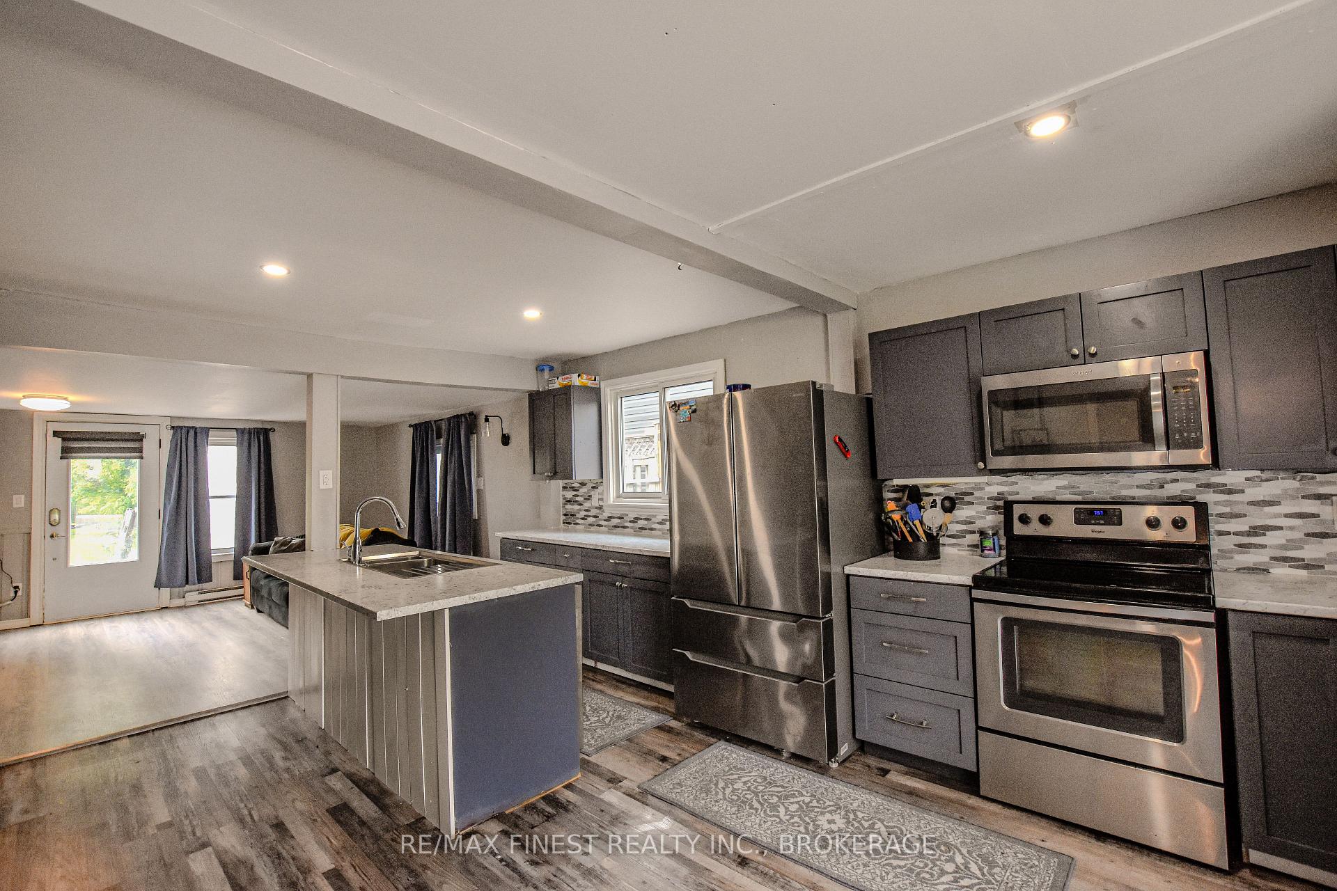Photo 7 of 165 Phillips Street, Kingston, West of Sir John A. Blvd — HOMEH