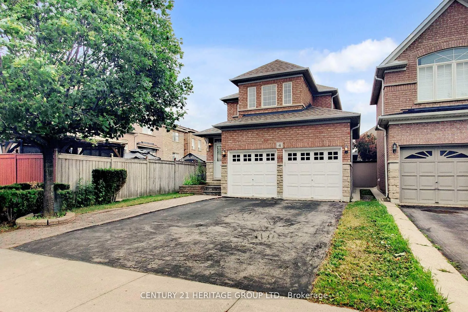 Photo 2 of 4 Sunnyvale Gate, Brampton, Bramalea North Industrial — HOMEH