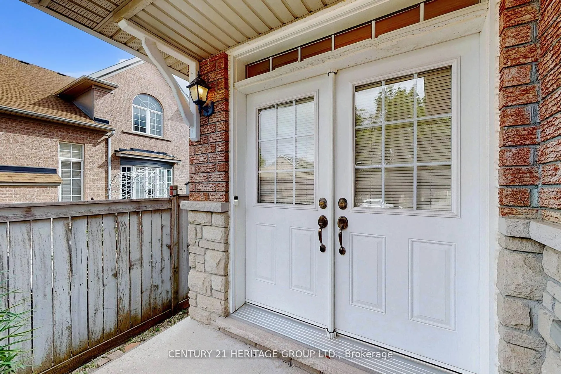Photo 3 of 4 Sunnyvale Gate, Brampton, Bramalea North Industrial — HOMEH