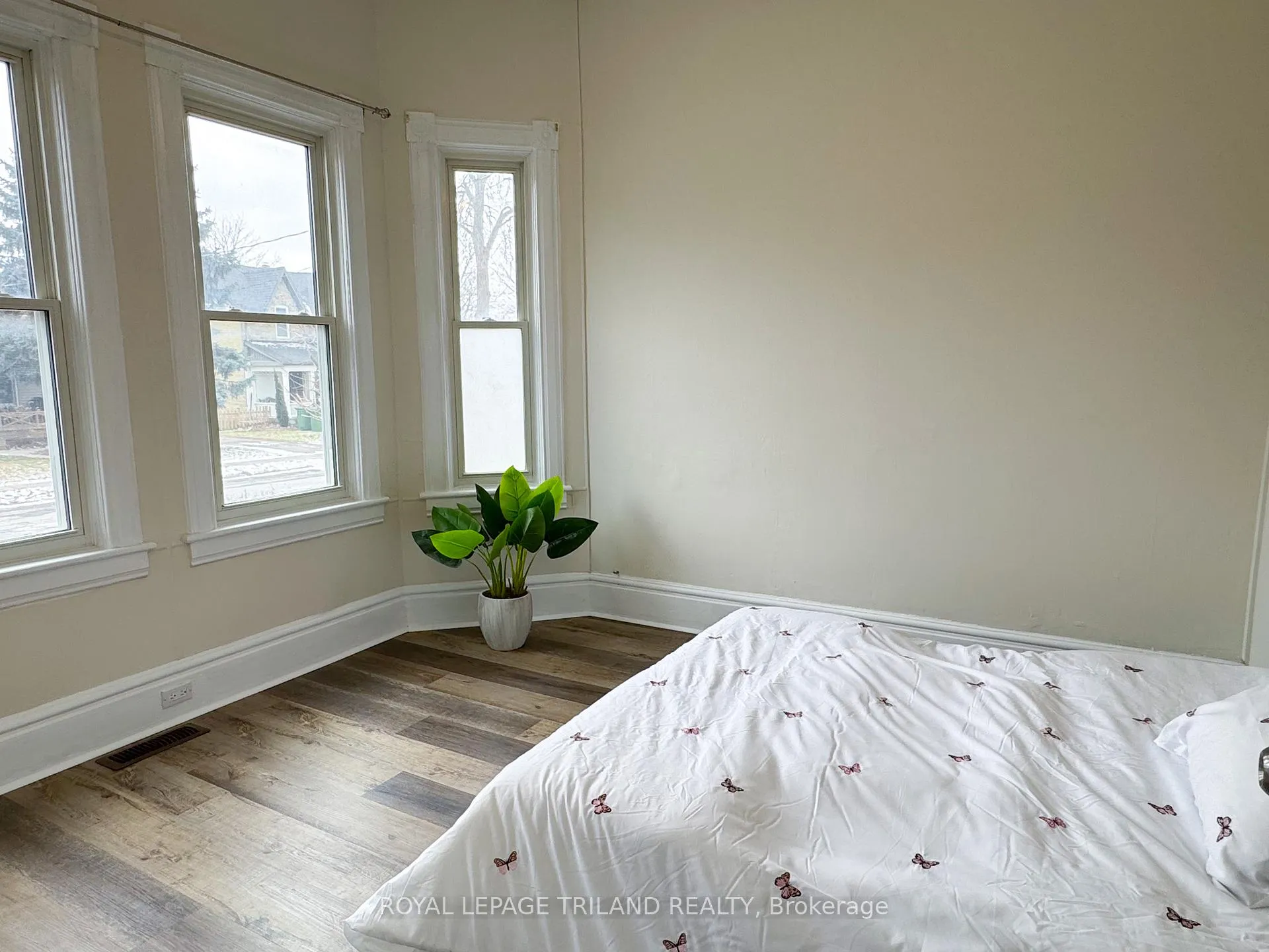 Photo 12 of Unit Main, 42 Erie Street, St. Thomas — HOMEH