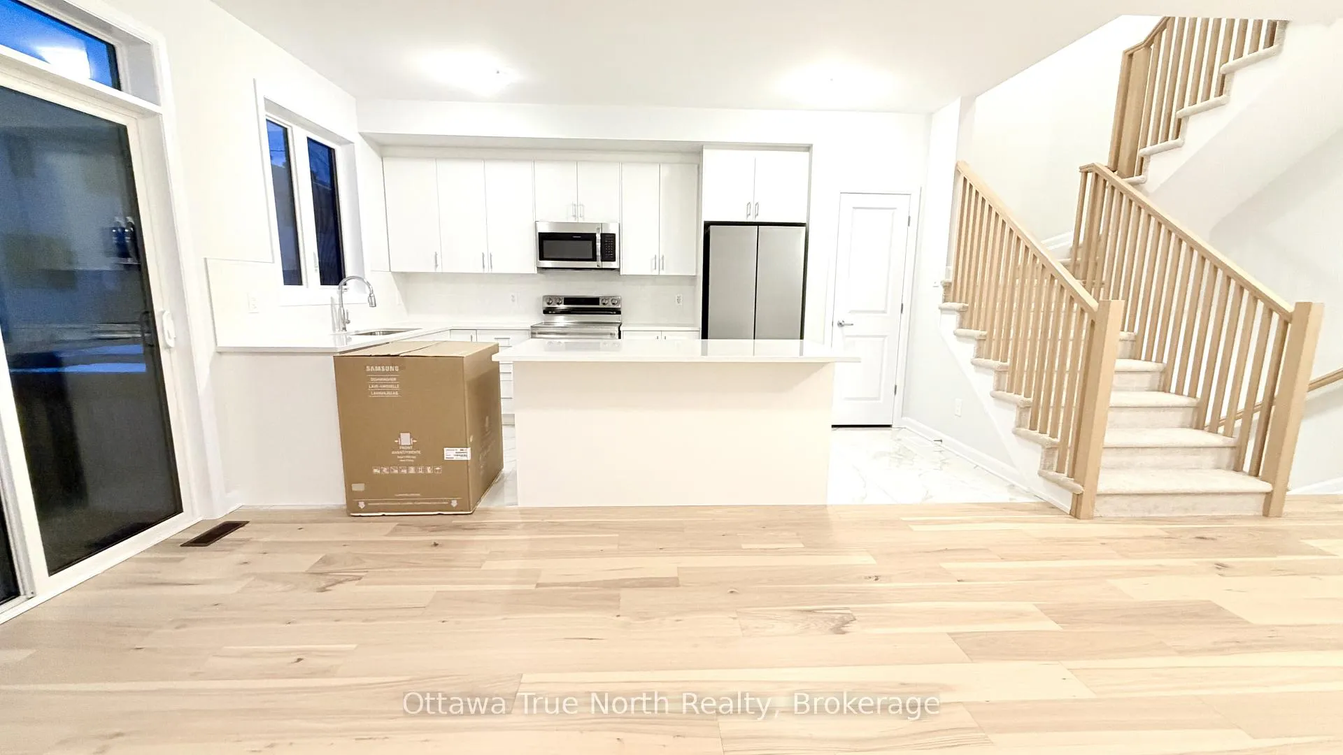 Photo 6 of 534 Ingenuity Row, Ottawa, Kanata - Morgan's Grant/South March — HOMEH