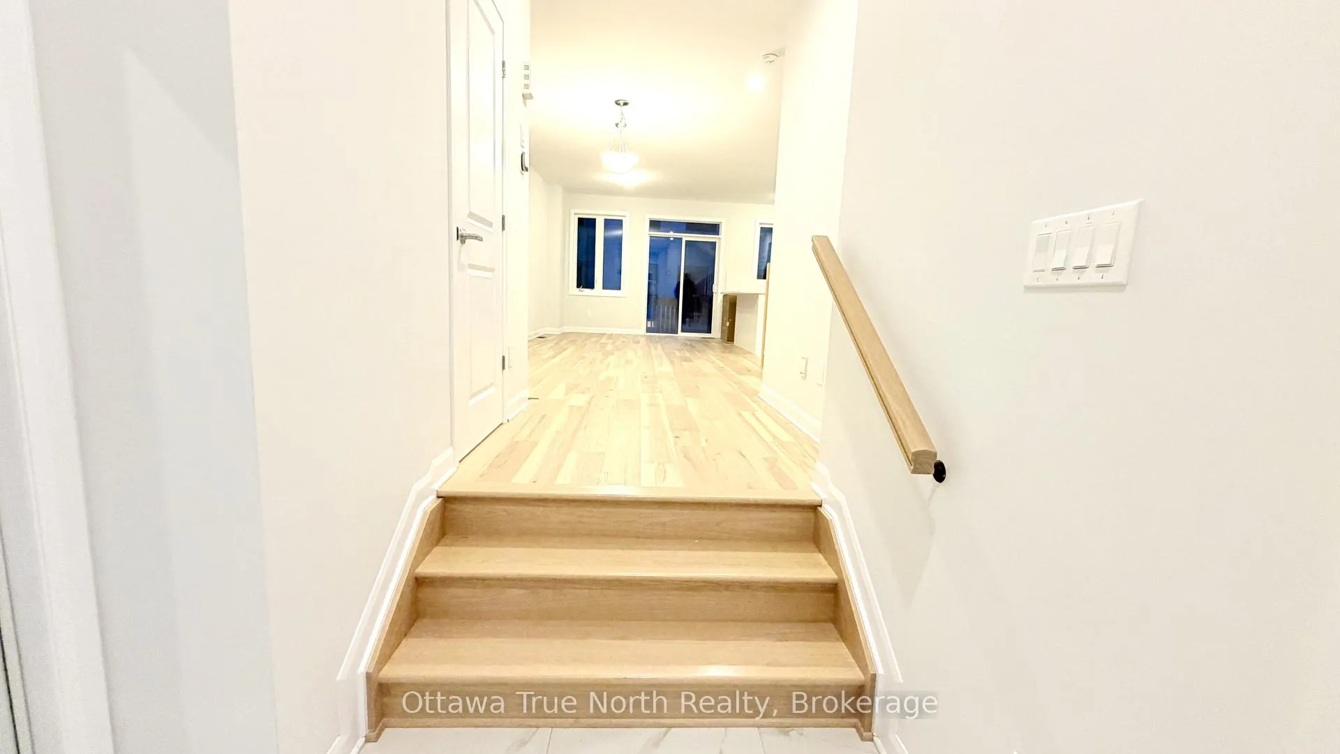 Photo 7 of 534 Ingenuity Row, Ottawa, Kanata - Morgan's Grant/South March — HOMEH