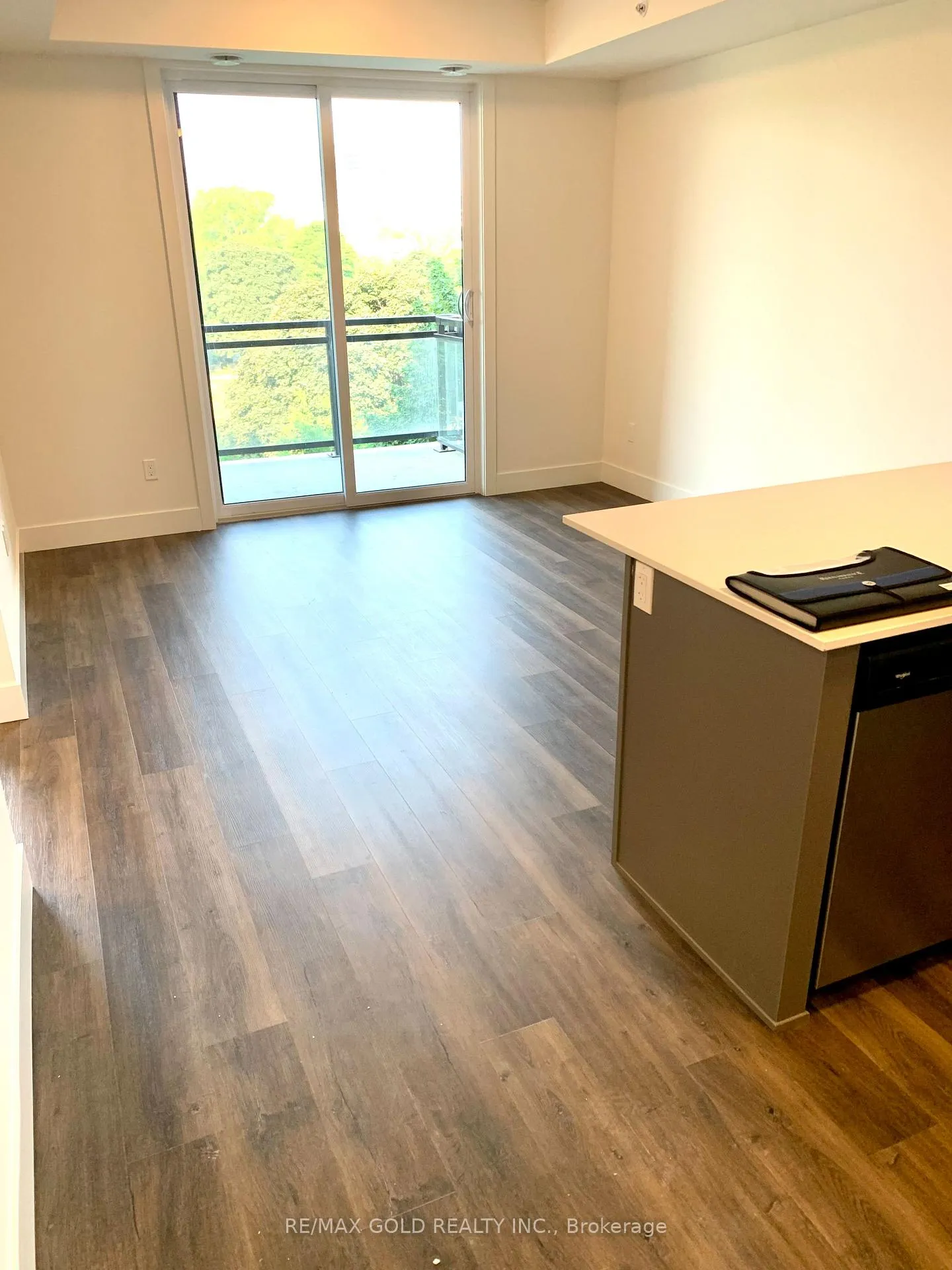 Photo 4 of Unit 412, 103 Roger Street N, Waterloo, Uptown Waterloo — HOMEH
