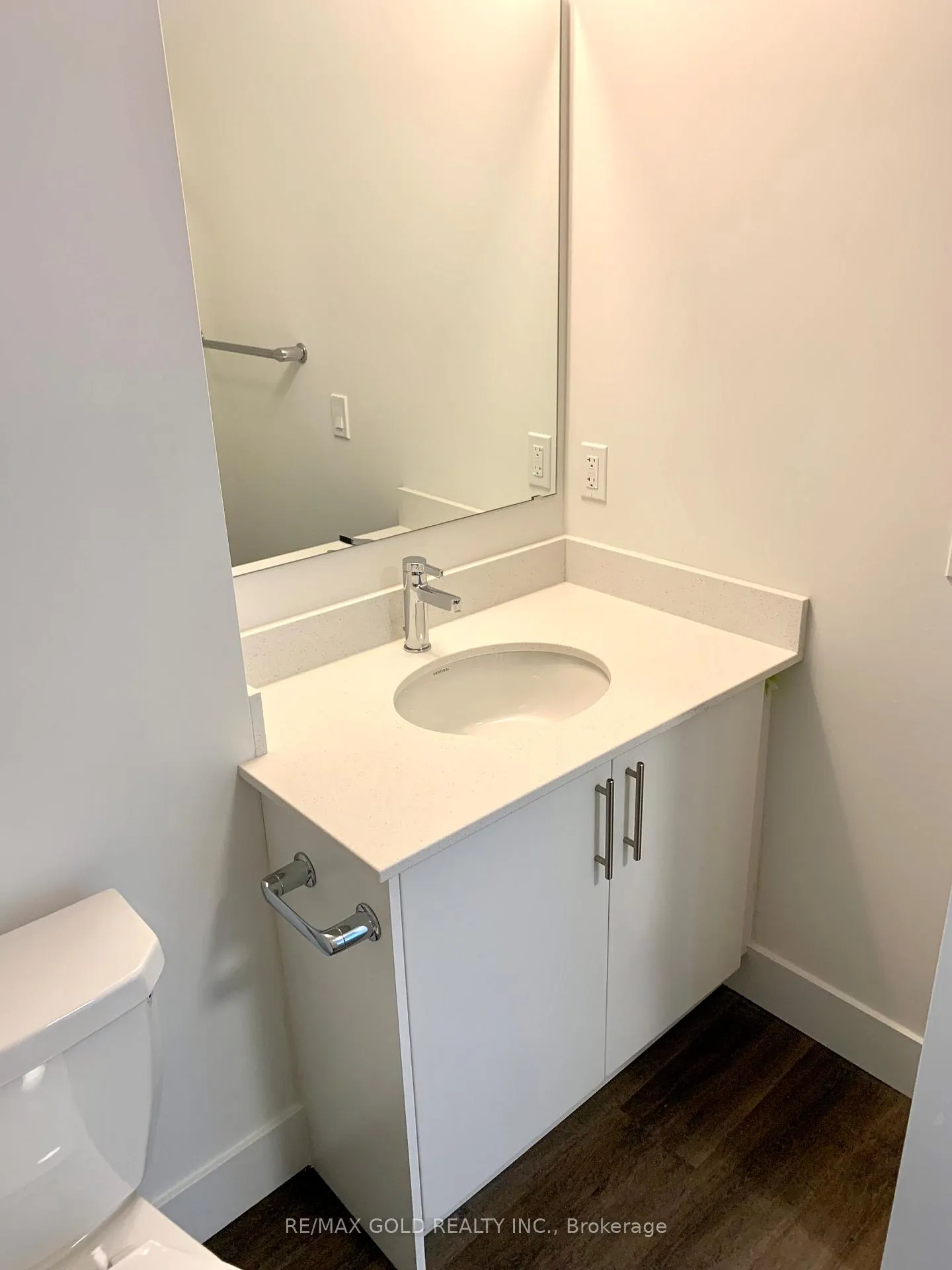 Photo 8 of Unit 412, 103 Roger Street N, Waterloo, Uptown Waterloo — HOMEH
