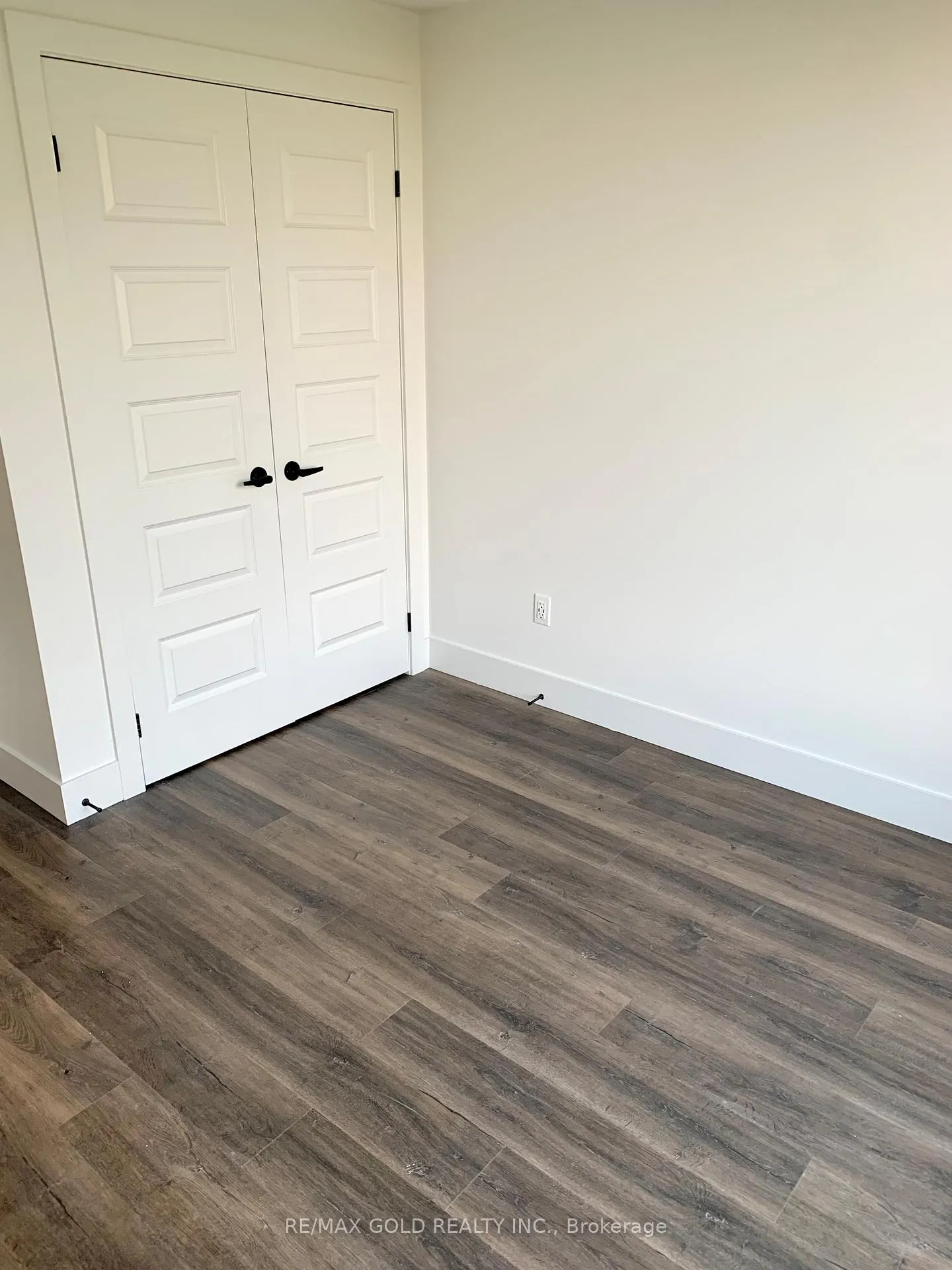 Photo 10 of Unit 412, 103 Roger Street N, Waterloo, Uptown Waterloo — HOMEH