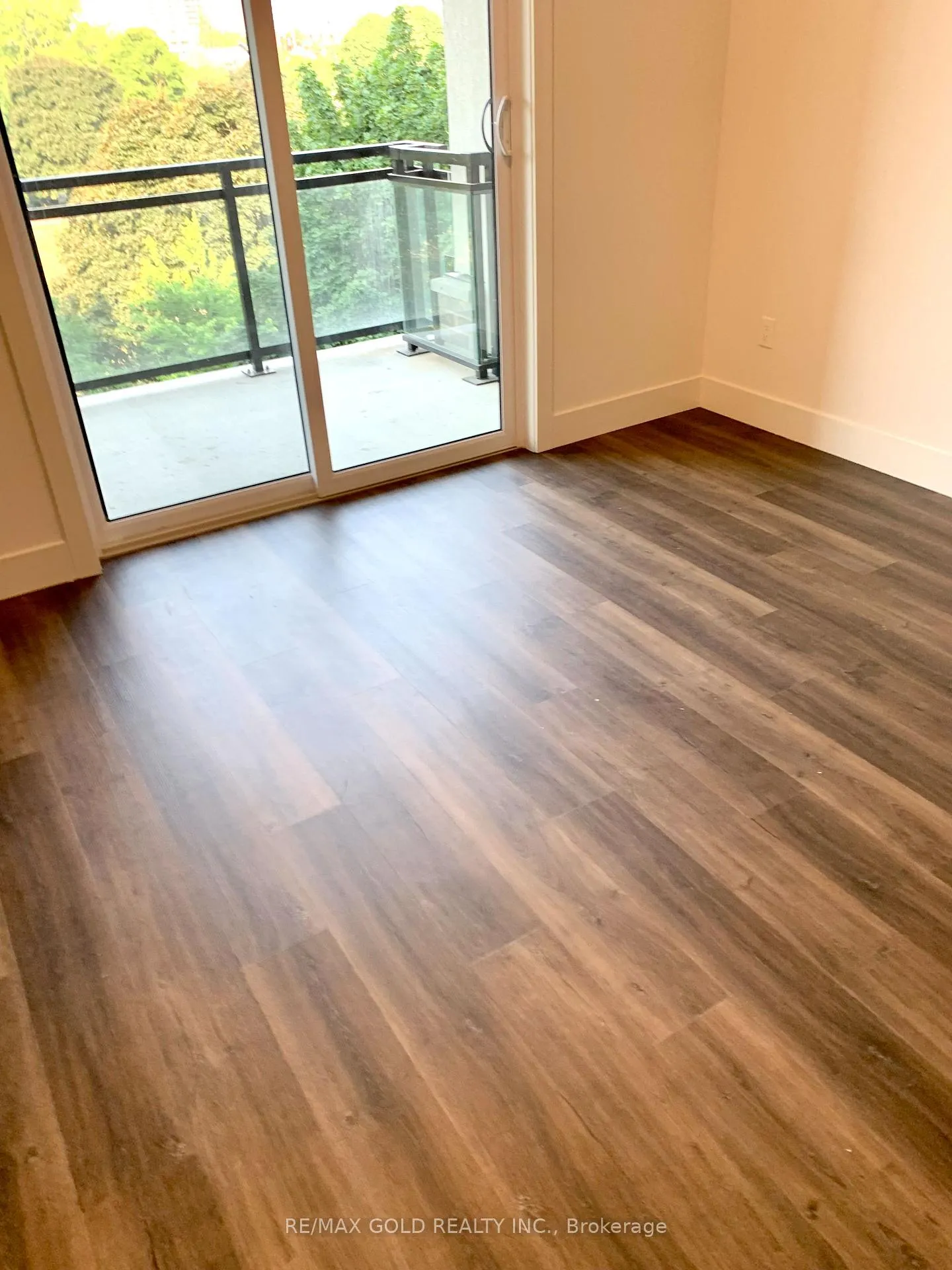 Photo 11 of Unit 412, 103 Roger Street N, Waterloo, Uptown Waterloo — HOMEH