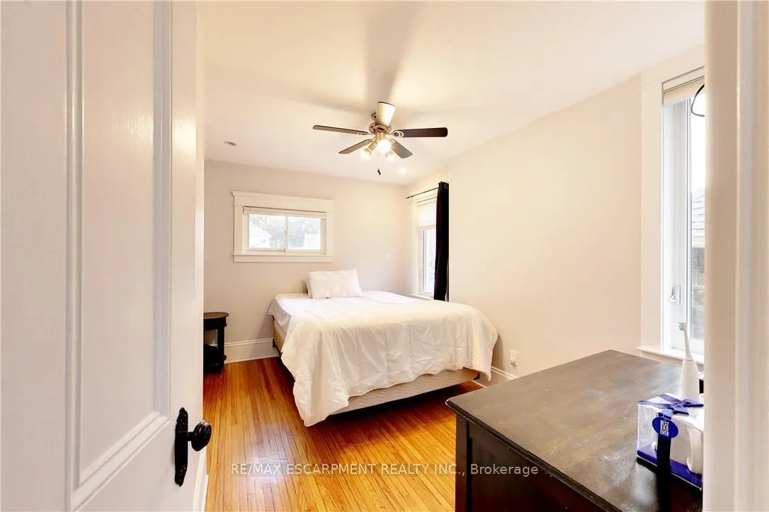 Photo 3 of Unit East #1, 122 Forsyth Street E, Sarnia — HOMEH