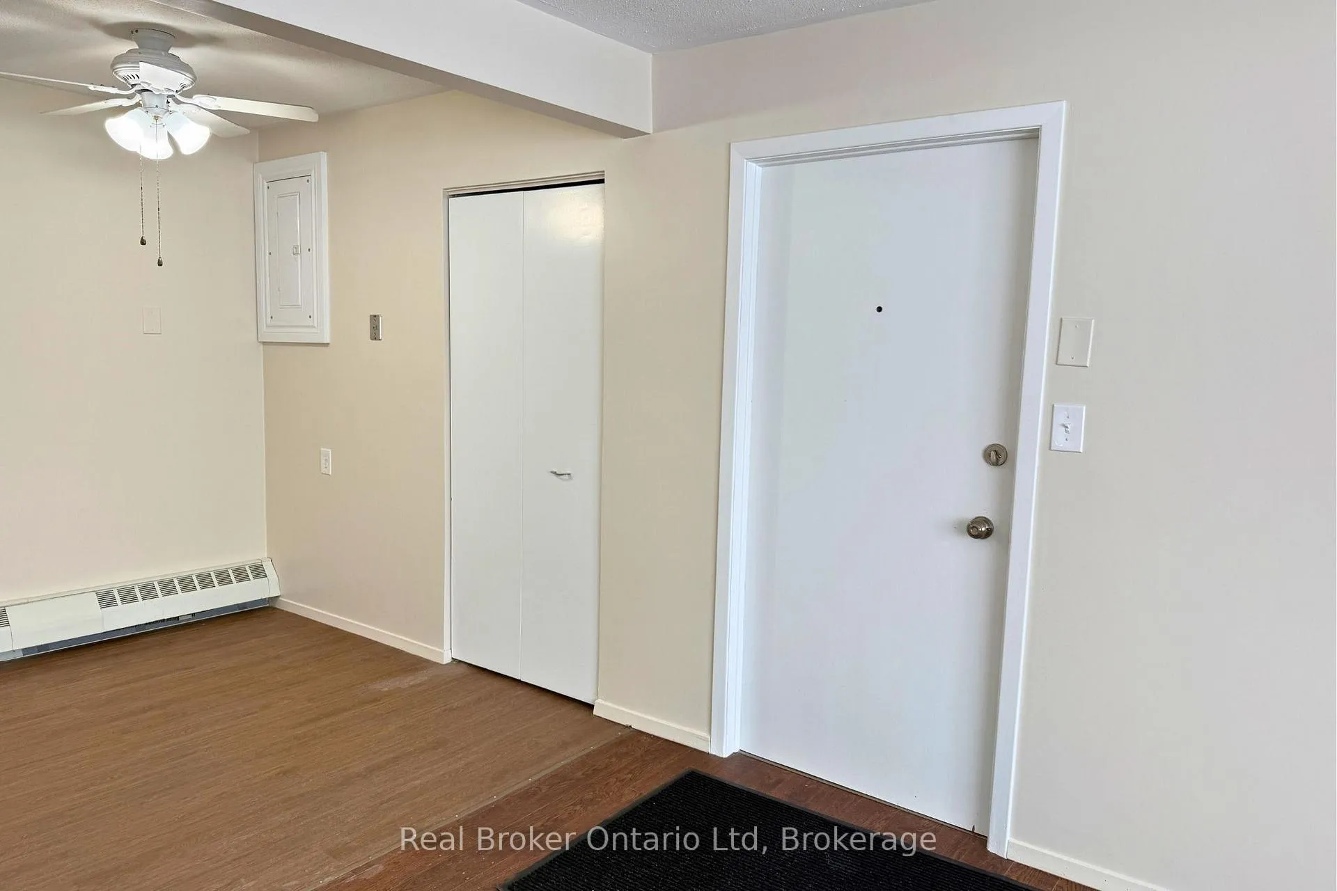 Front of Unit 1, 301 West Street N