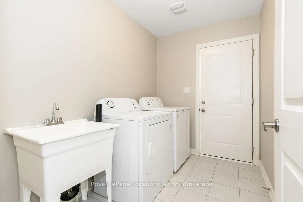 Photo 5 of 276 Springfield Crescent, Clearview, Stayner — HOMEH