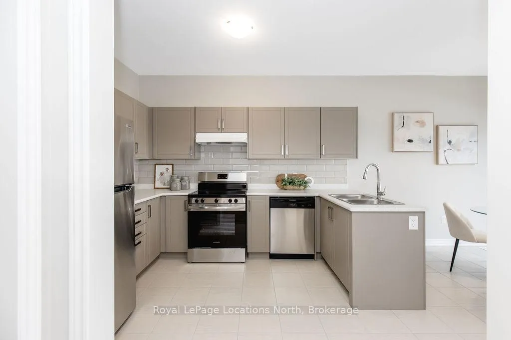 Photo 14 of 276 Springfield Crescent, Clearview, Stayner — HOMEH